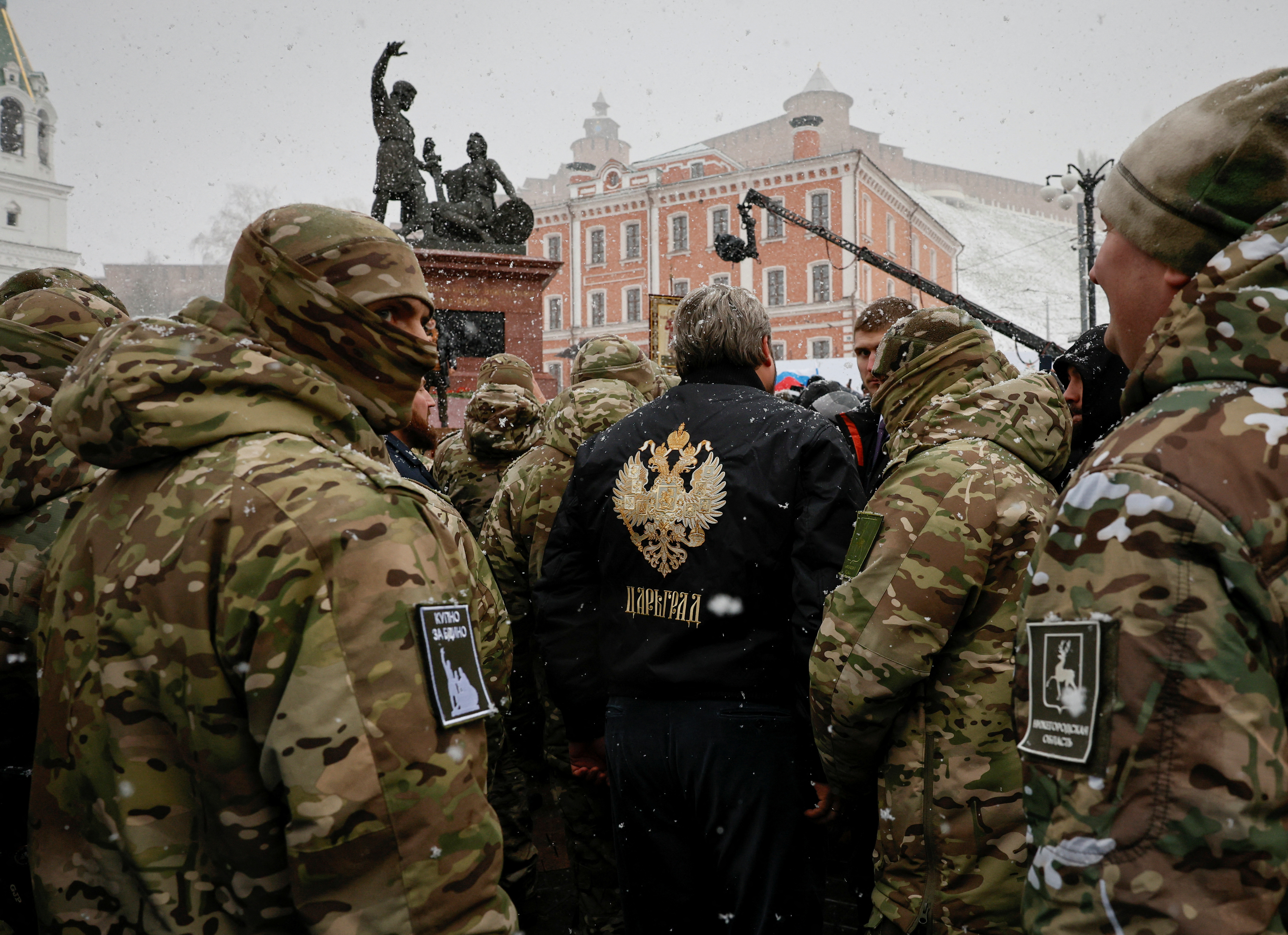 Russian soldiers mark National Unity Day in Nizhny Novgorod and depart for garrison locations