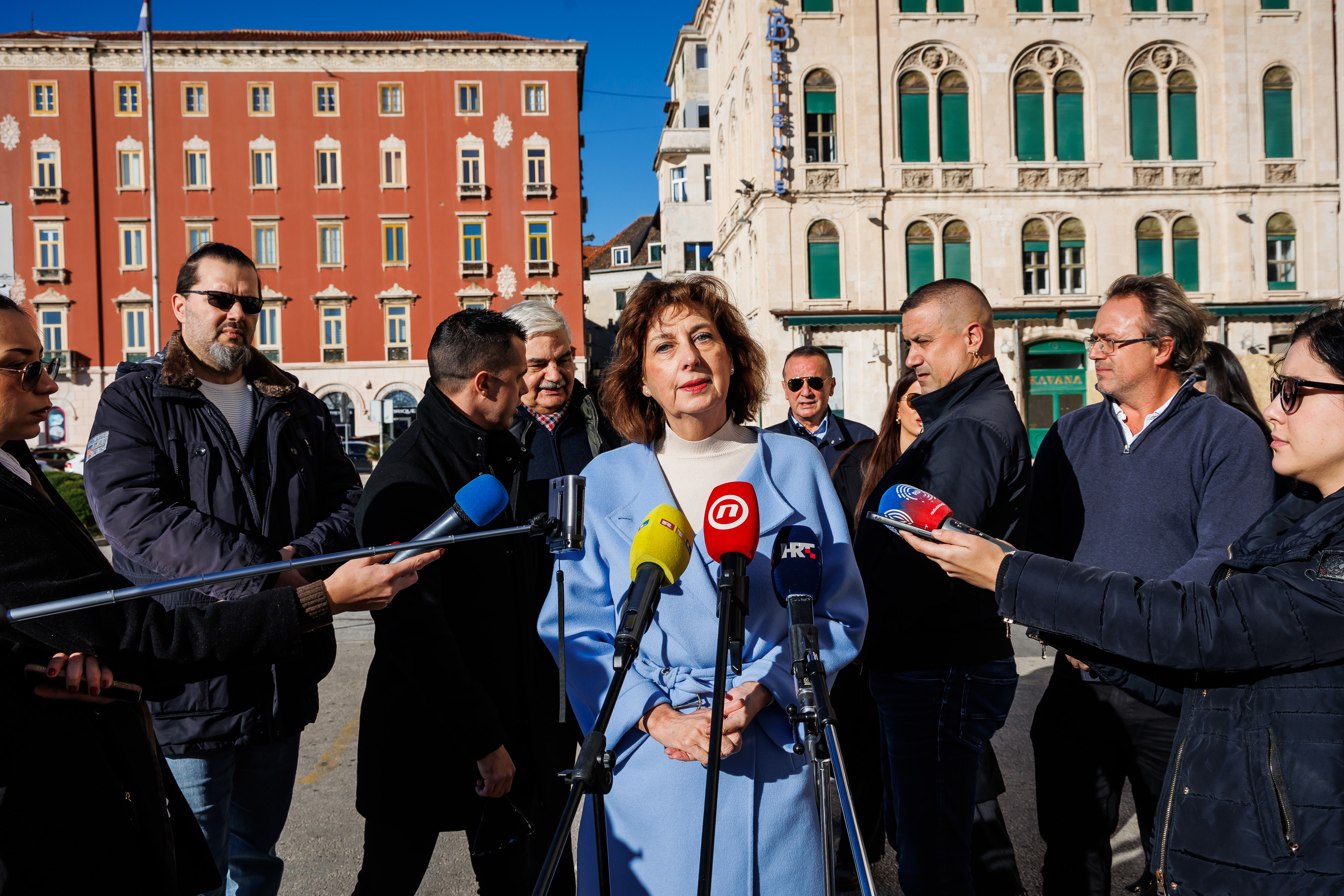 Split: Prikupljanje potpisa za predsjedničku kandidaturu Branke Lozo