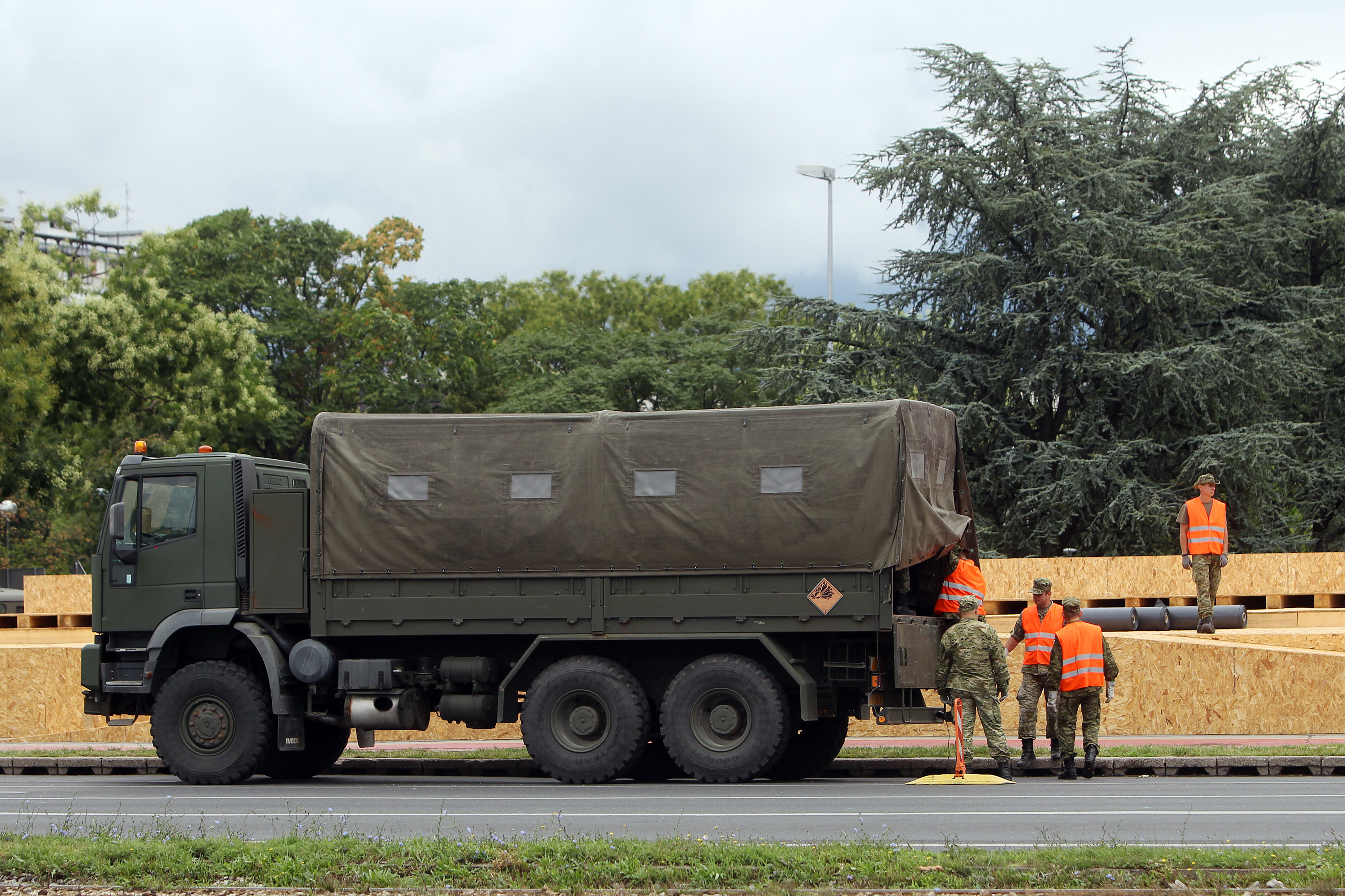 Letovima iznad Zagreba piloti MiG-ova vjebaju za mimohod