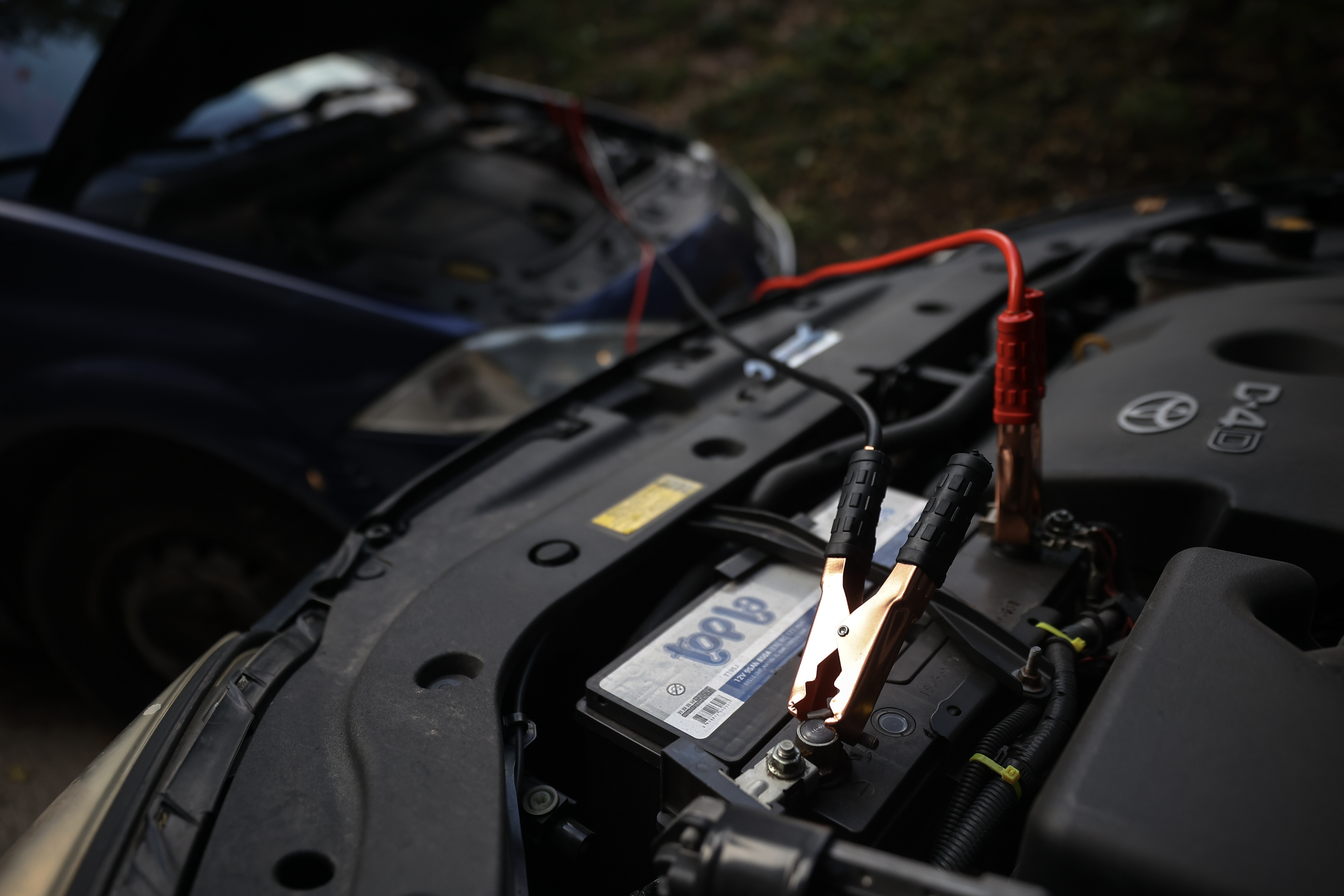 Sarajevo: Punjenje akumulatora preko kablova