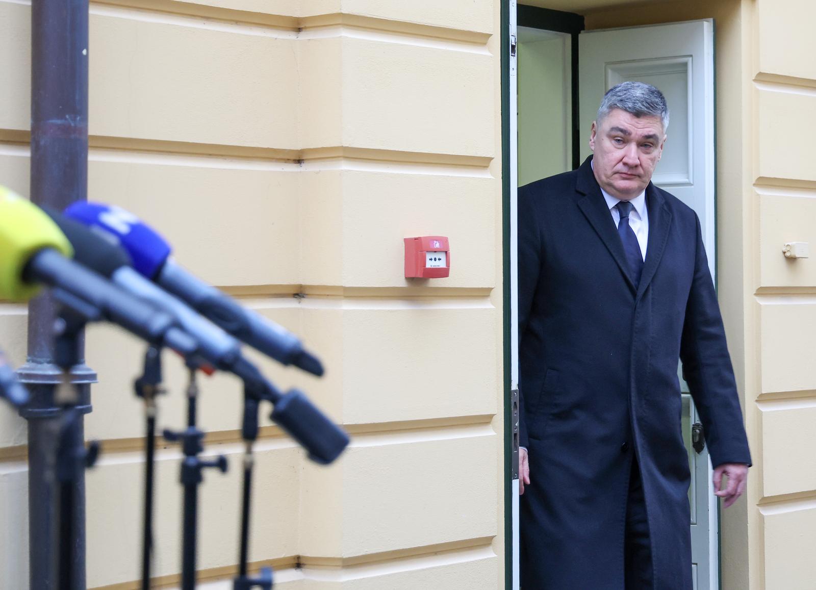 Zagreb: Predsjednik Milanović obratio se javnosti nakon što je predao potpise DIP-u