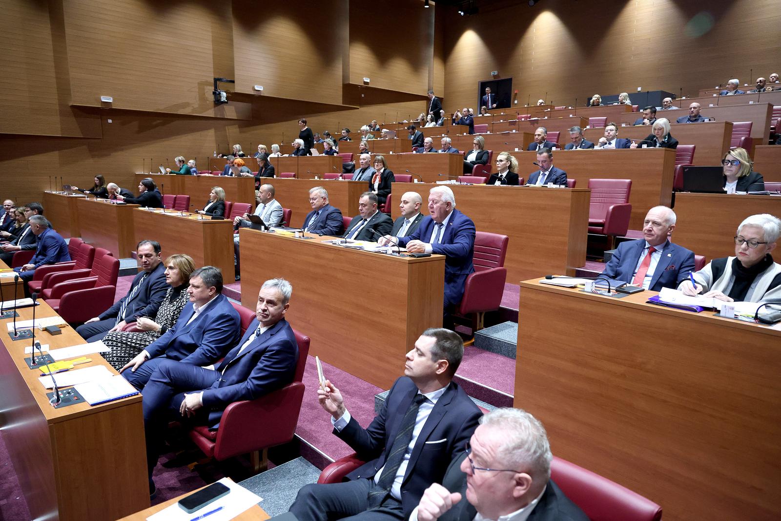 Zagreb: U Saboru počela rasprava o povjerenju premijeru Plenkoviću