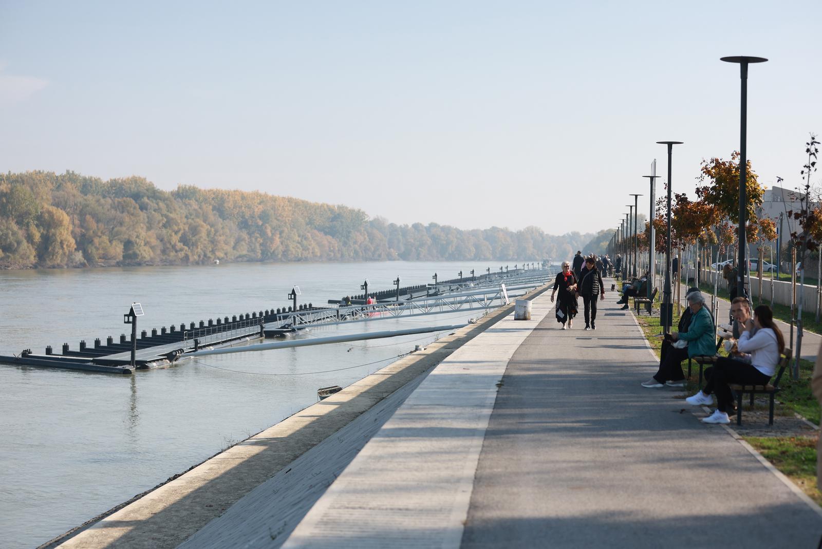 Osijek: Otvorenje nove dionice promenade kojom se spajaju Donji i Gornji grad šetnicom uz rijeku Dravu