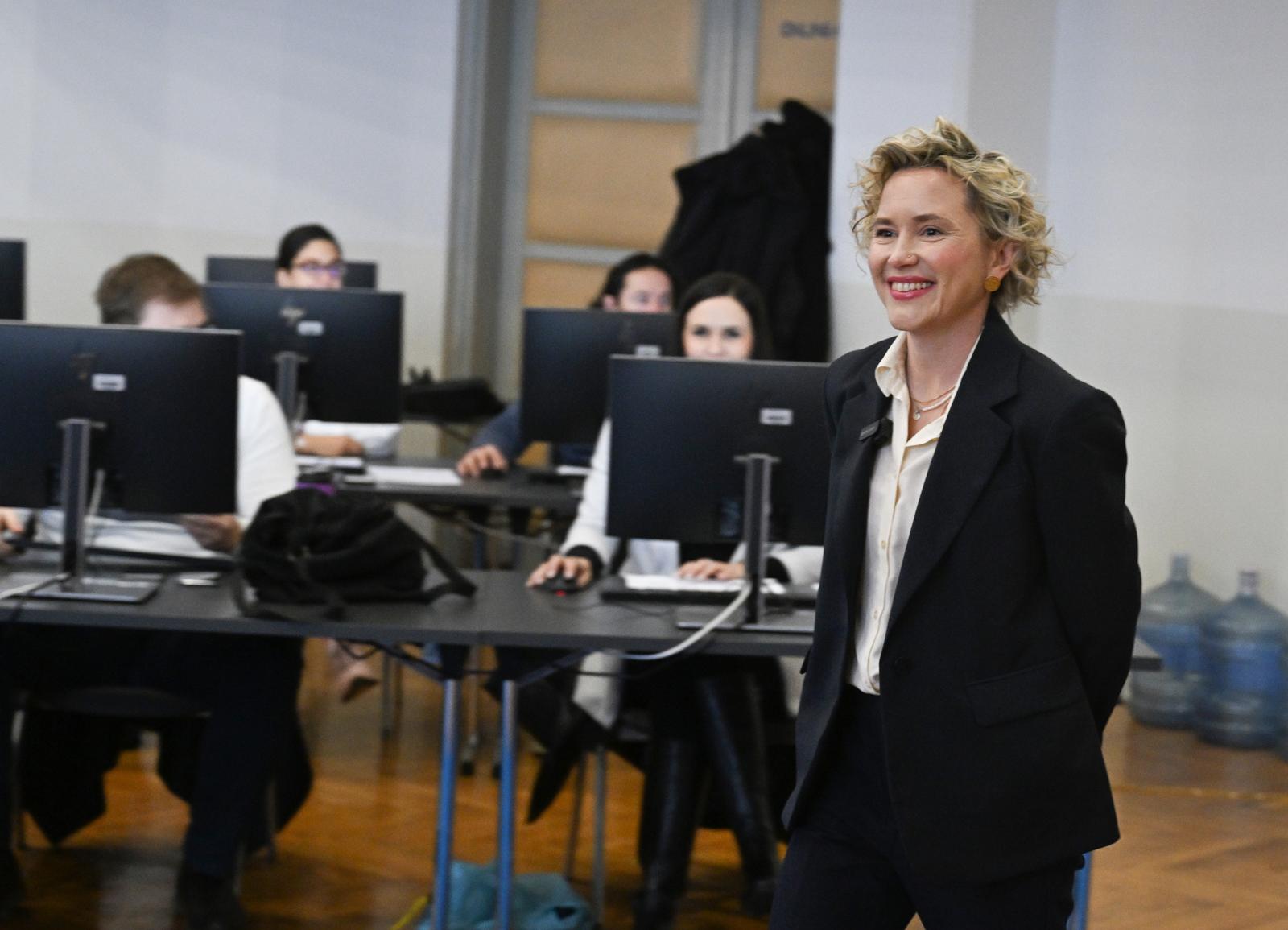 Zagreb: Ivana Kekin predala je potpise za predsjedničku kandidatruru