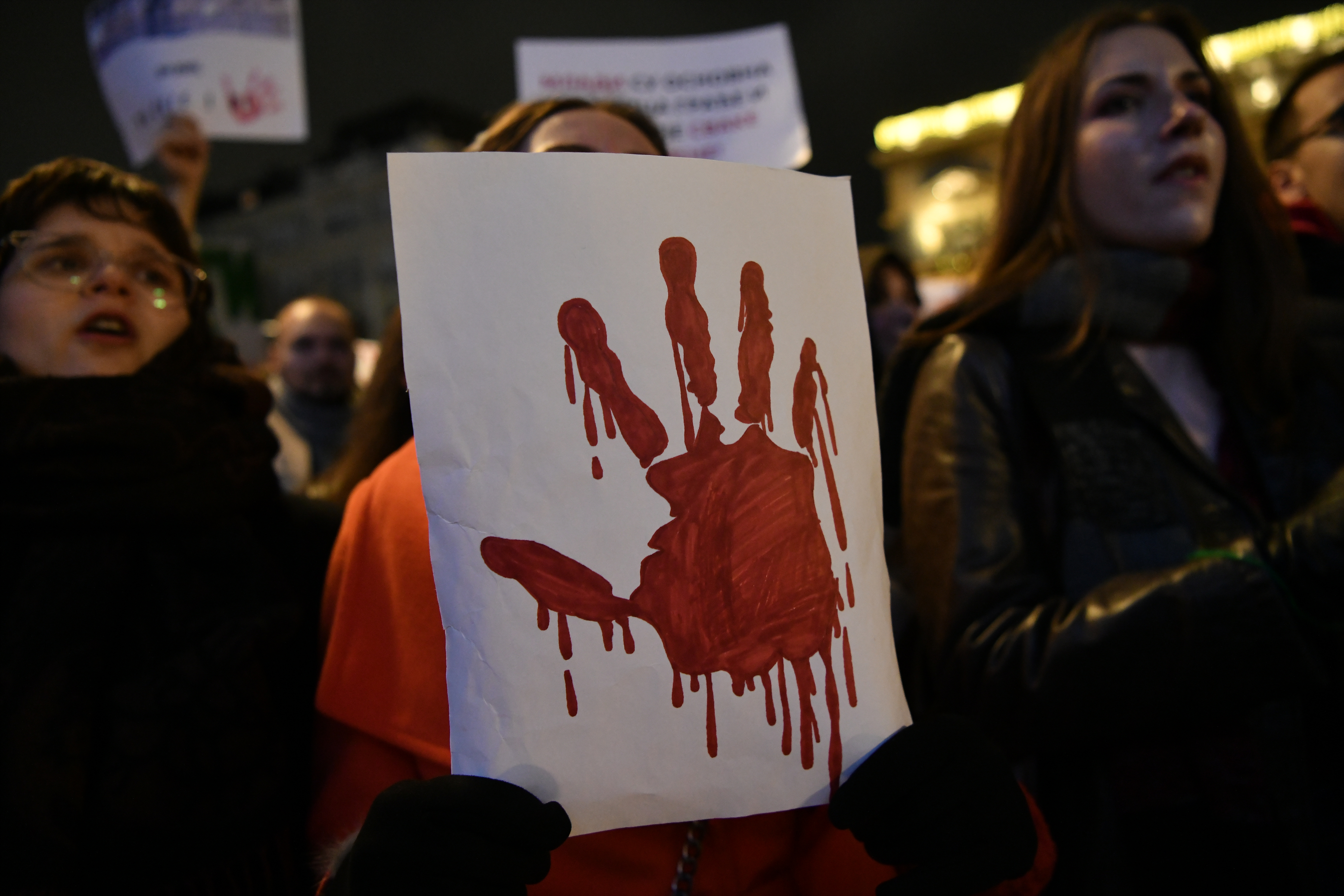 Studenti su se okupili ispred Predsjedništva i glasno vikali tijekom obraćanja javnosti predsjednika Srbije Aleksandra Vučića