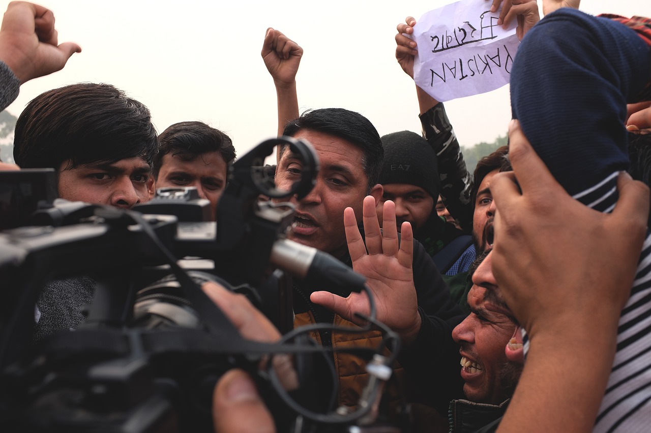 novinari, prijetnje, snimanje, snimatelji, factcheck, informacije, vijesti, novinarski posao