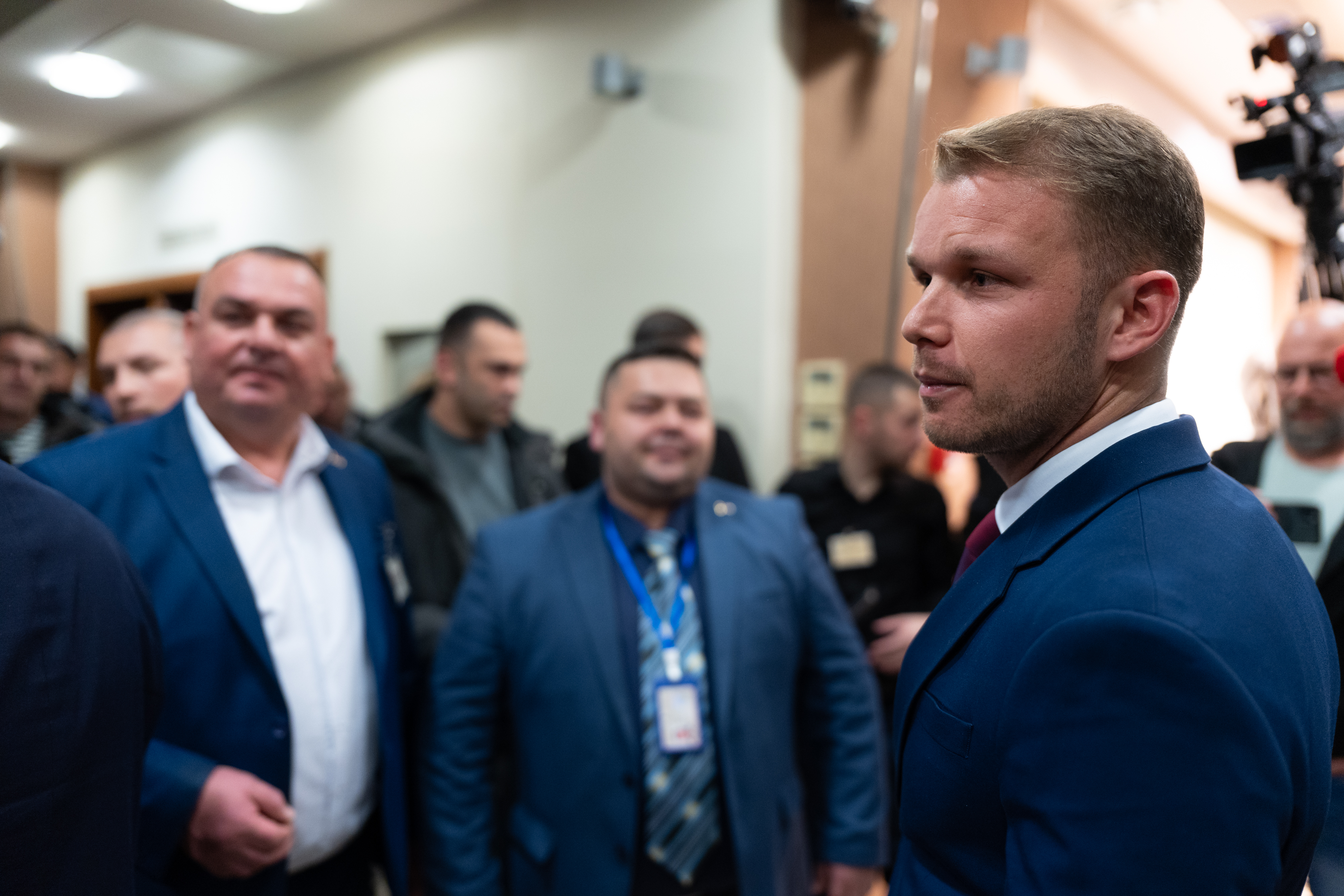 Gradonačelnici Banja Luke i Bijeljine pokušali ući u Narodnu skupštinu RS, spriječili ih zaštitari