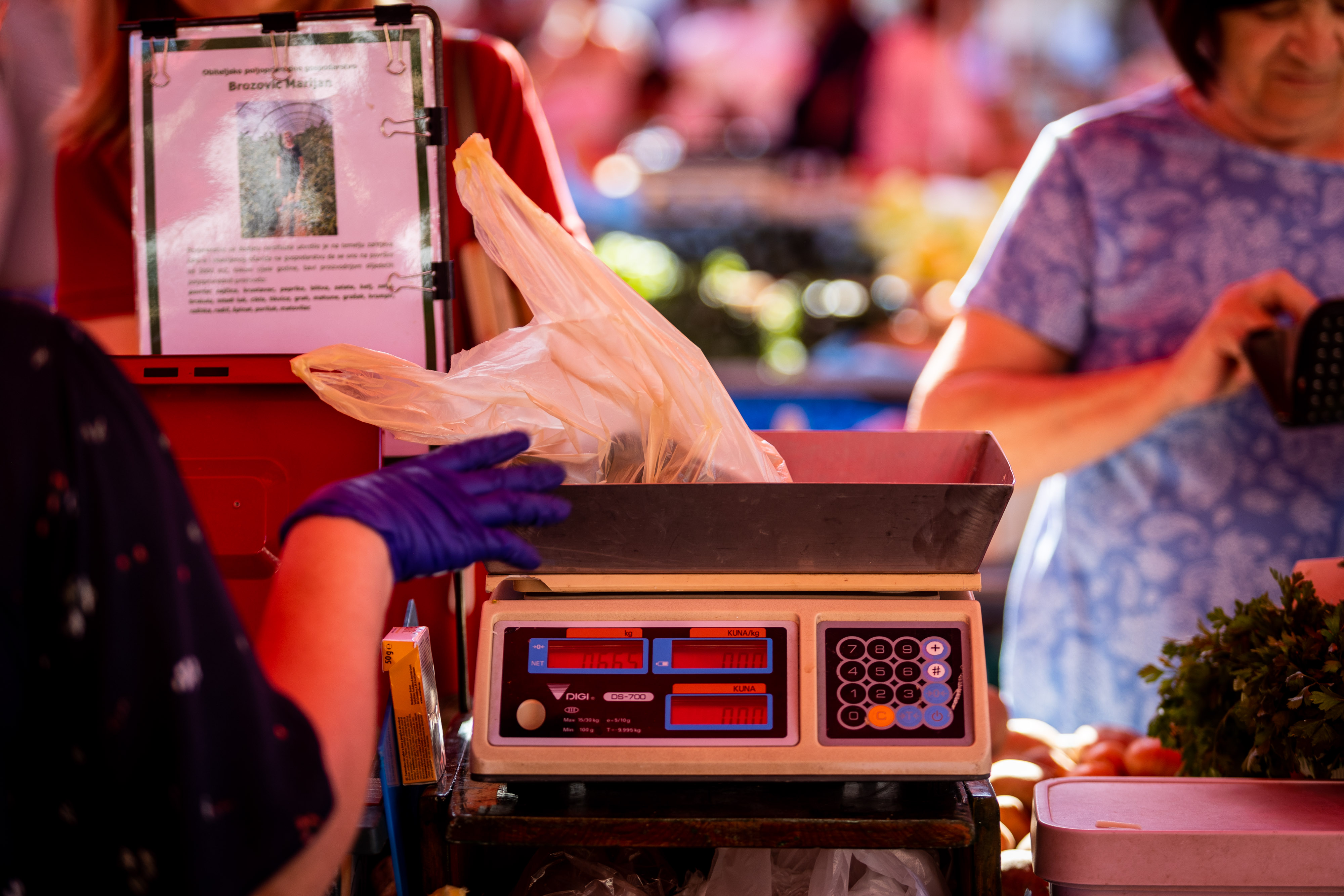 Zagreb: Gužva na Dolcu od ranih jutarnjih sati