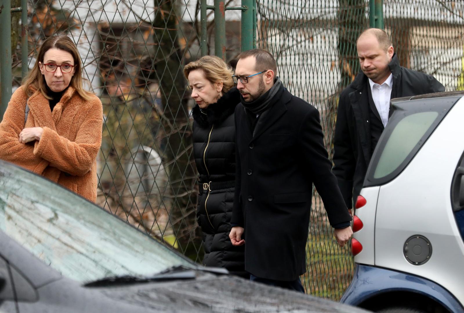 Drama u zagrebačkoj školi u Prečkom: Tomislav Tomašević sa suradnicima stigao je ispred škole