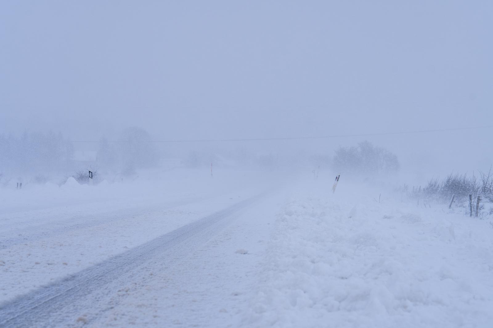 Jaka mećava na državnoj cesti kod Otočca