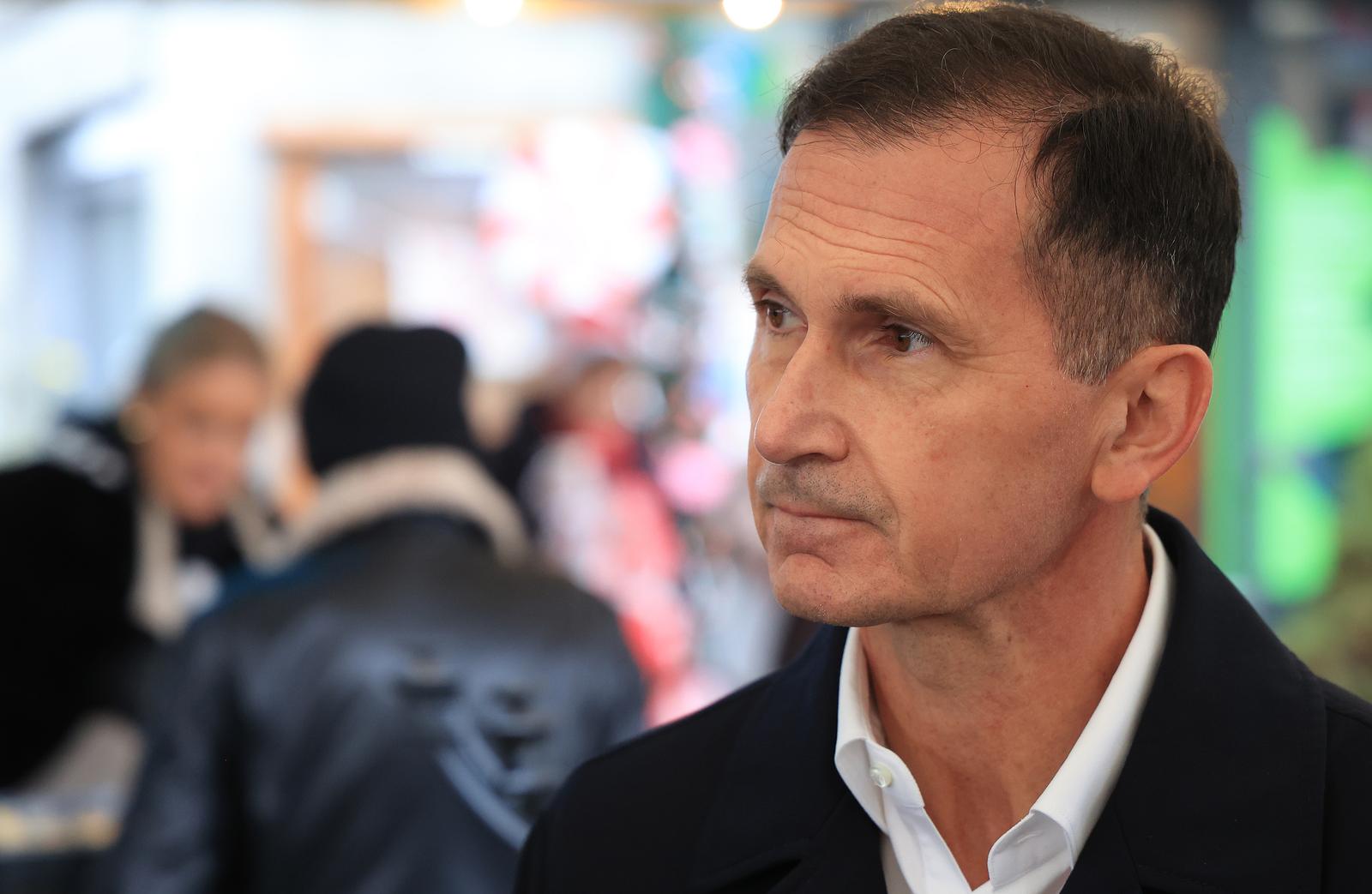 Zbog tragedije u školi u Zagrebu Dragan Primorac otkazao je posjet sajmu u Velikoj Gorici