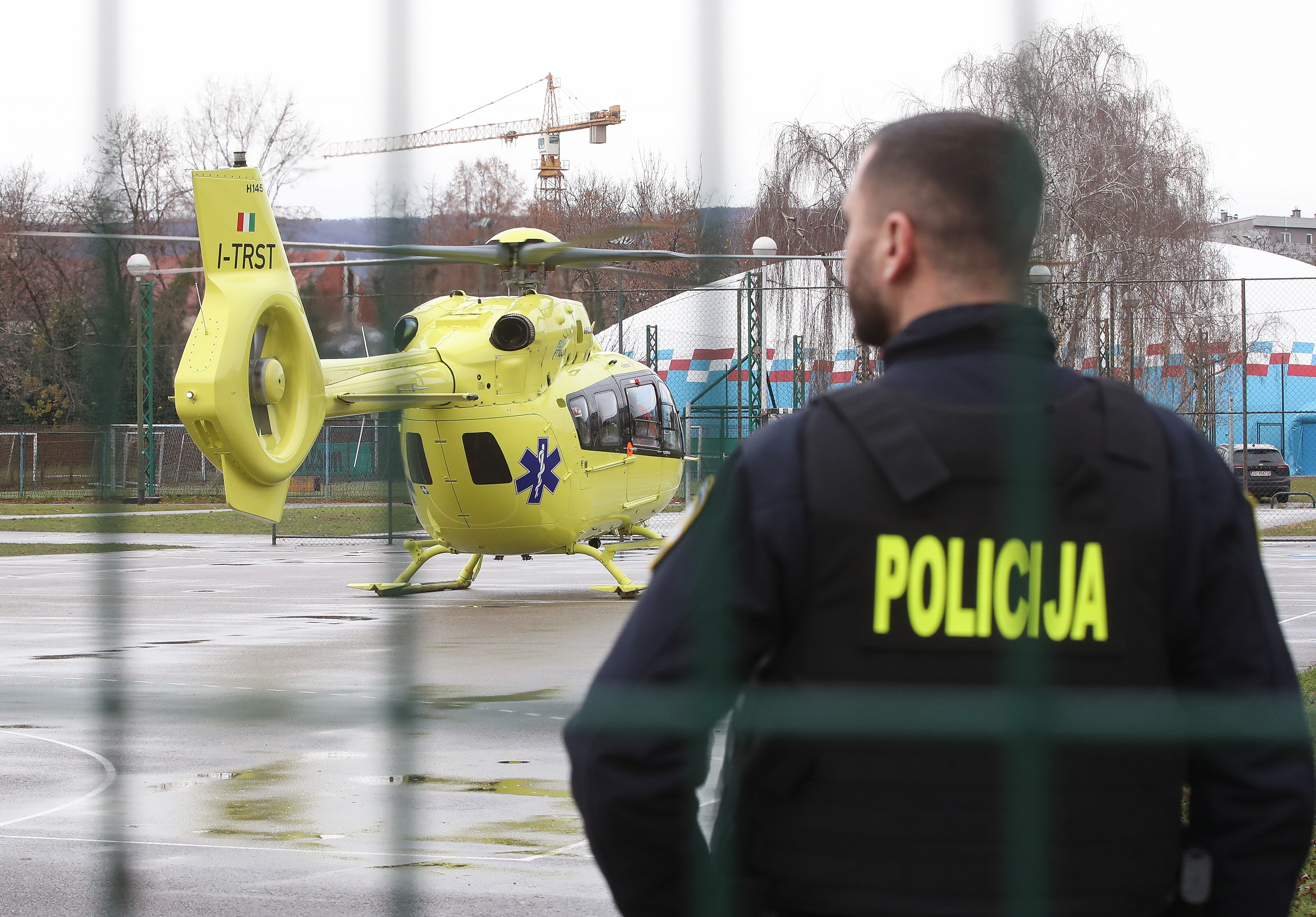 OŠ Prečko, policija, helikopter, hitna