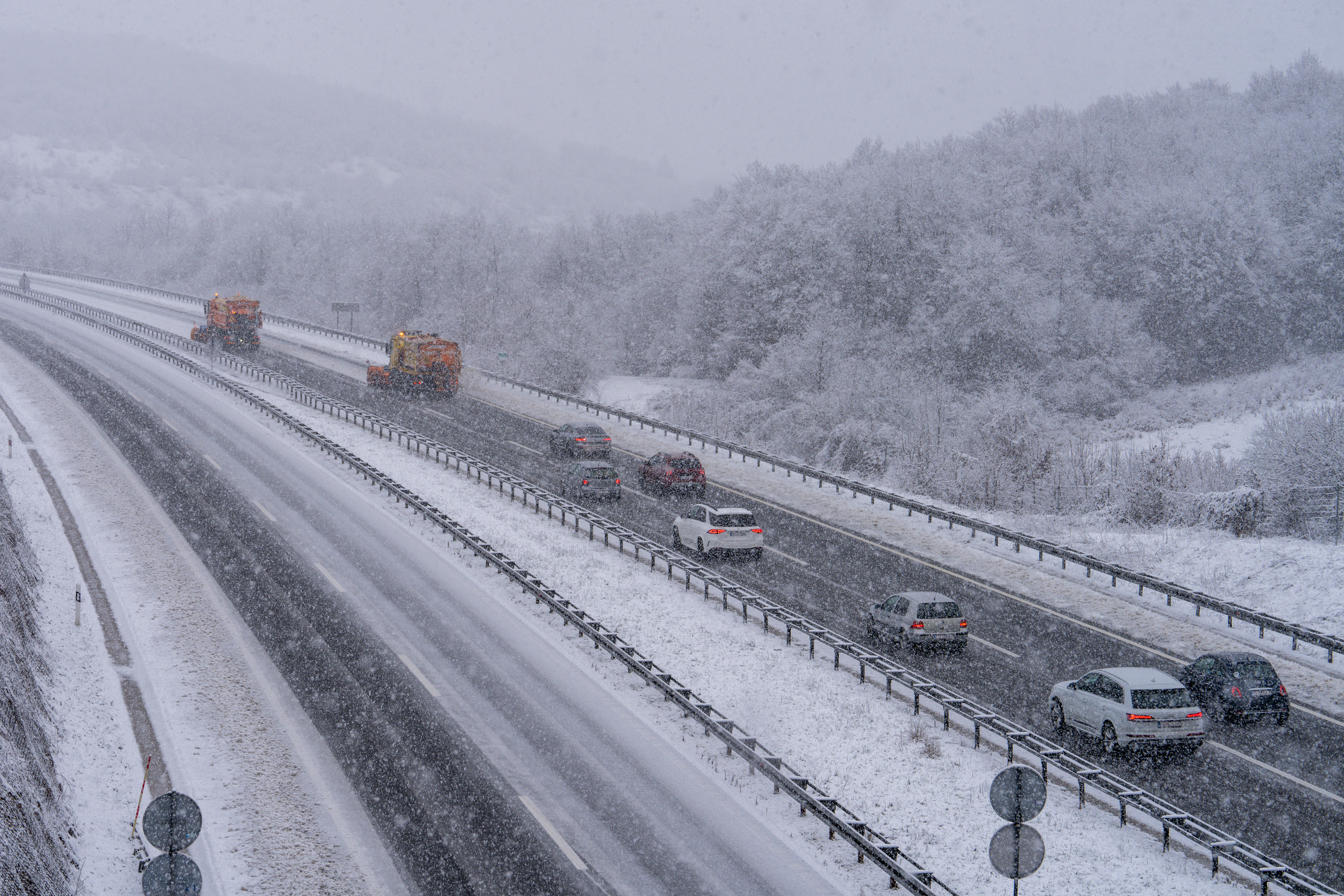 Gust snijeg na autocesti A1