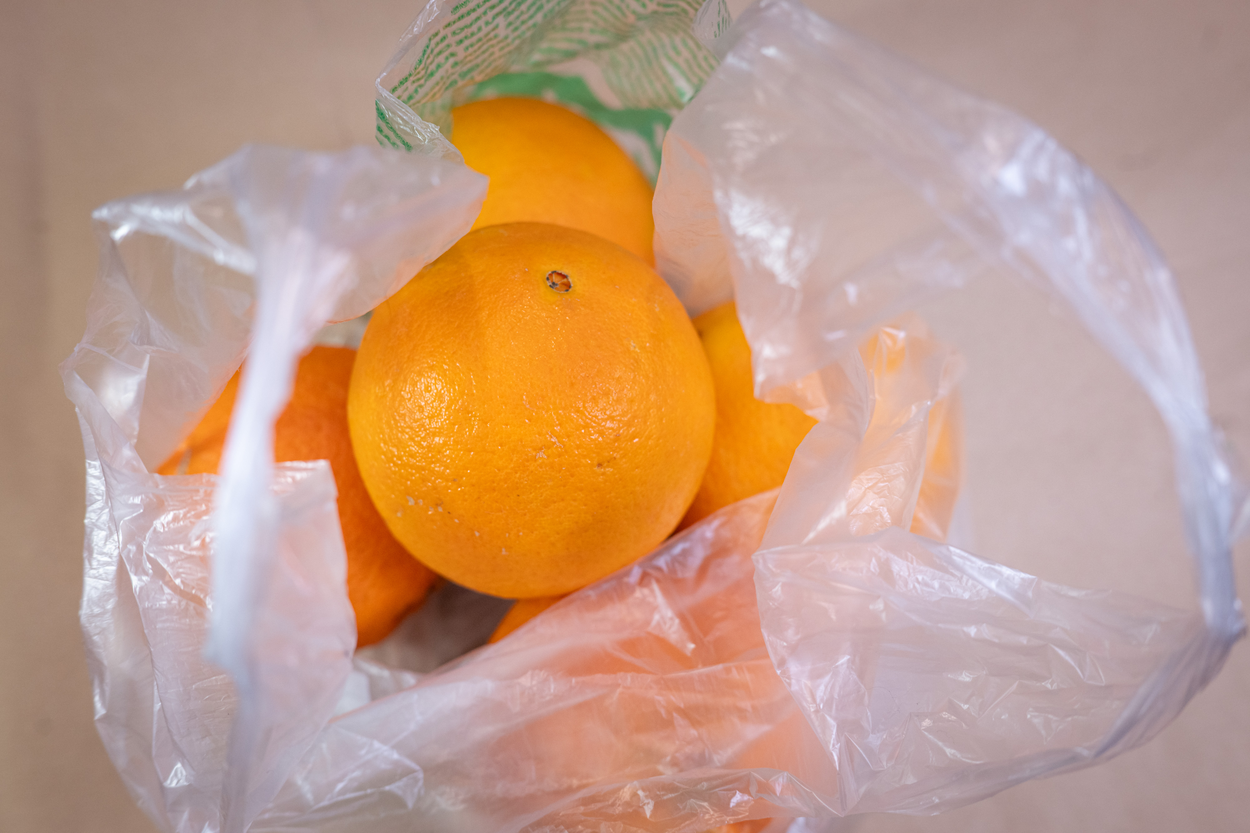 Od 1. siječnja stupili su na snagu novi propisi o naplati vrećica i povratnim naknadama