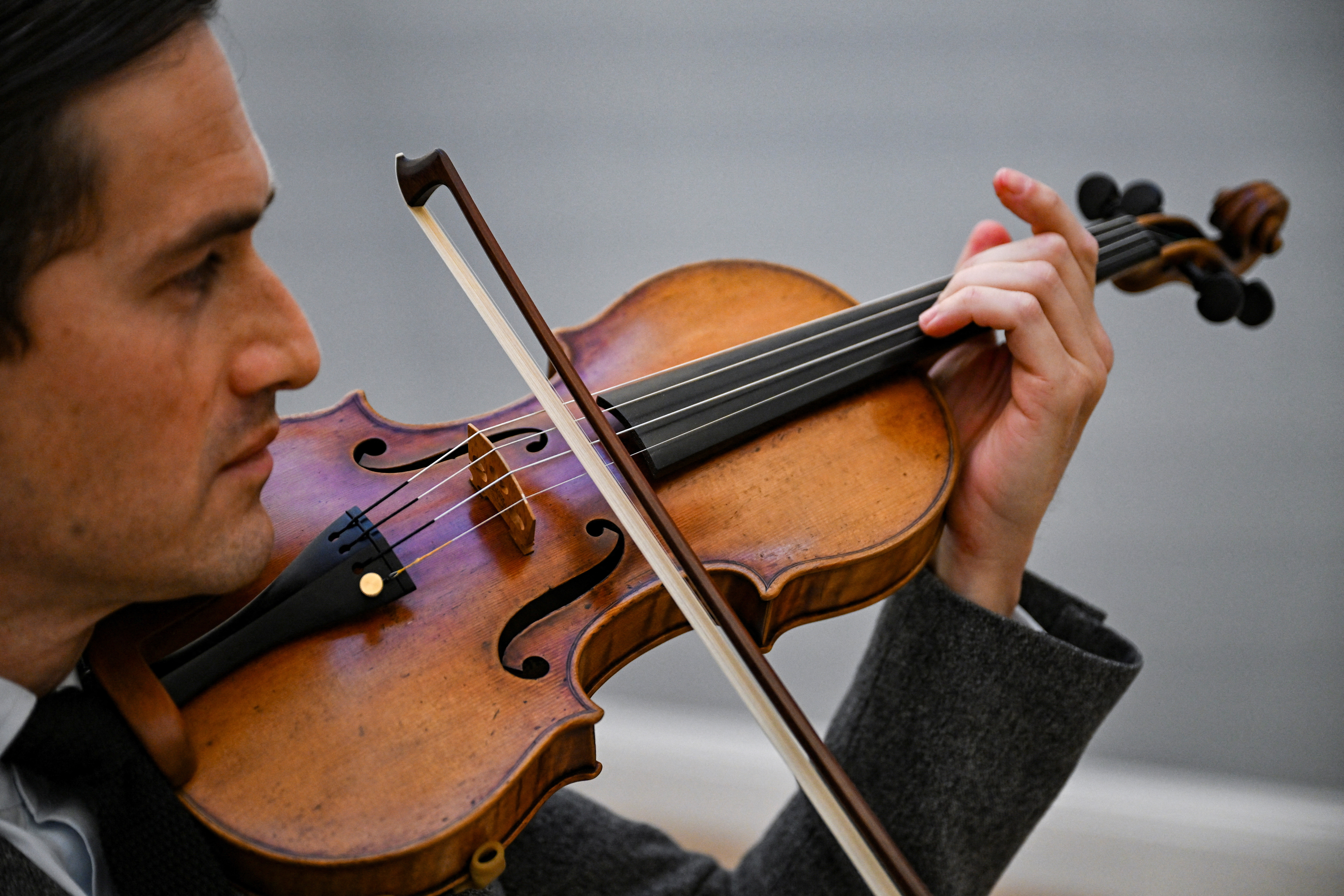Joachim-Ma Stradivarius up for auction