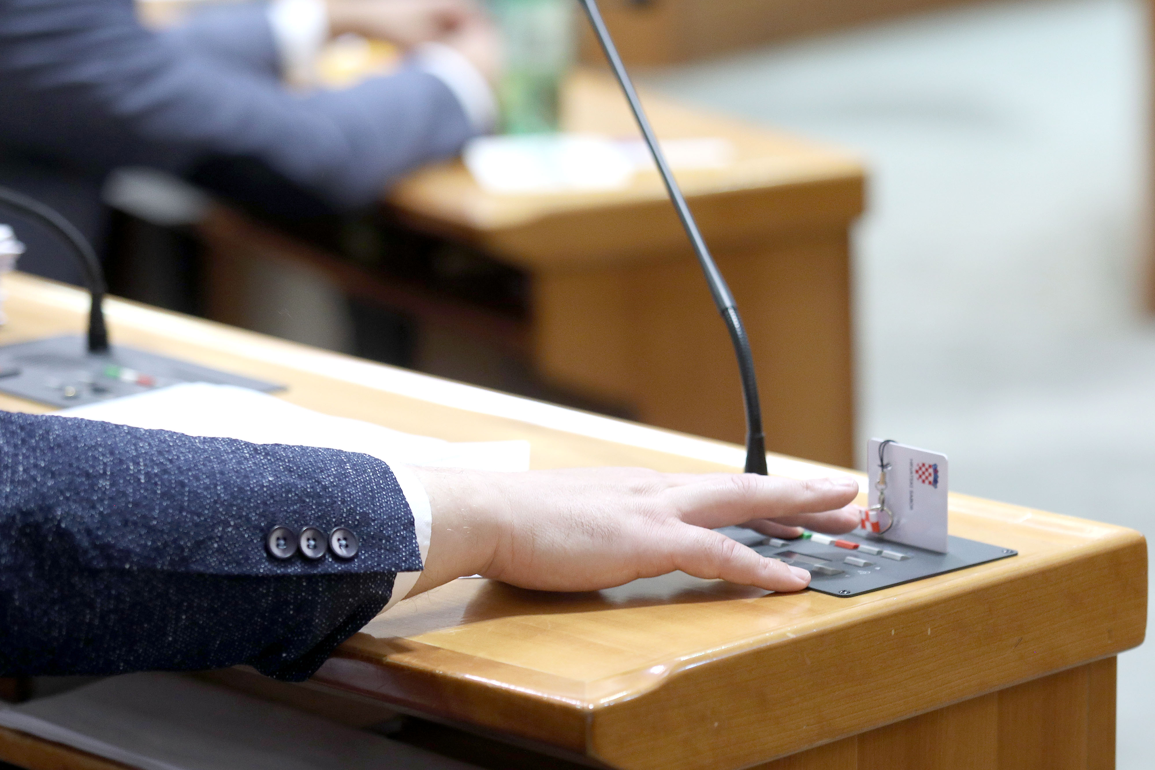 Zagreb: Prisegli novi saborski zastupnici