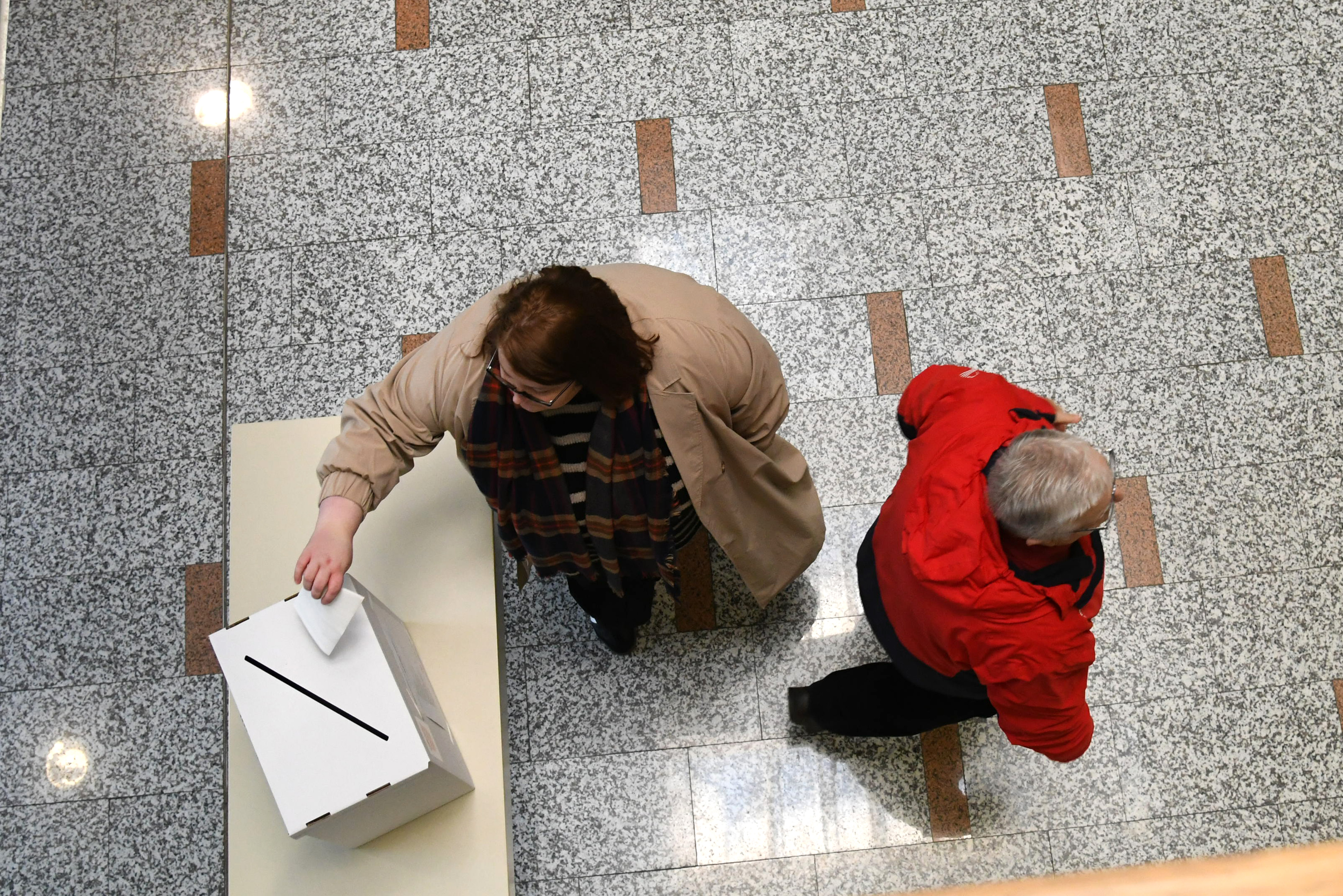 Bjelovar: Građani izlaze na birališta od ranog jutra kako bi glasovali za novog predsjednika ili predsjednicu RH