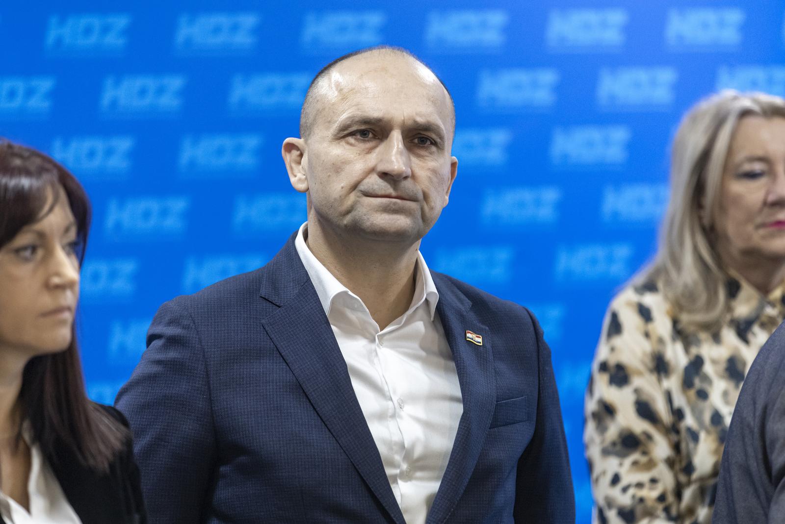 Osijek: Ivan Anušić održao konferenciju za medije povodom drugog kruga predsjedničkih izbora