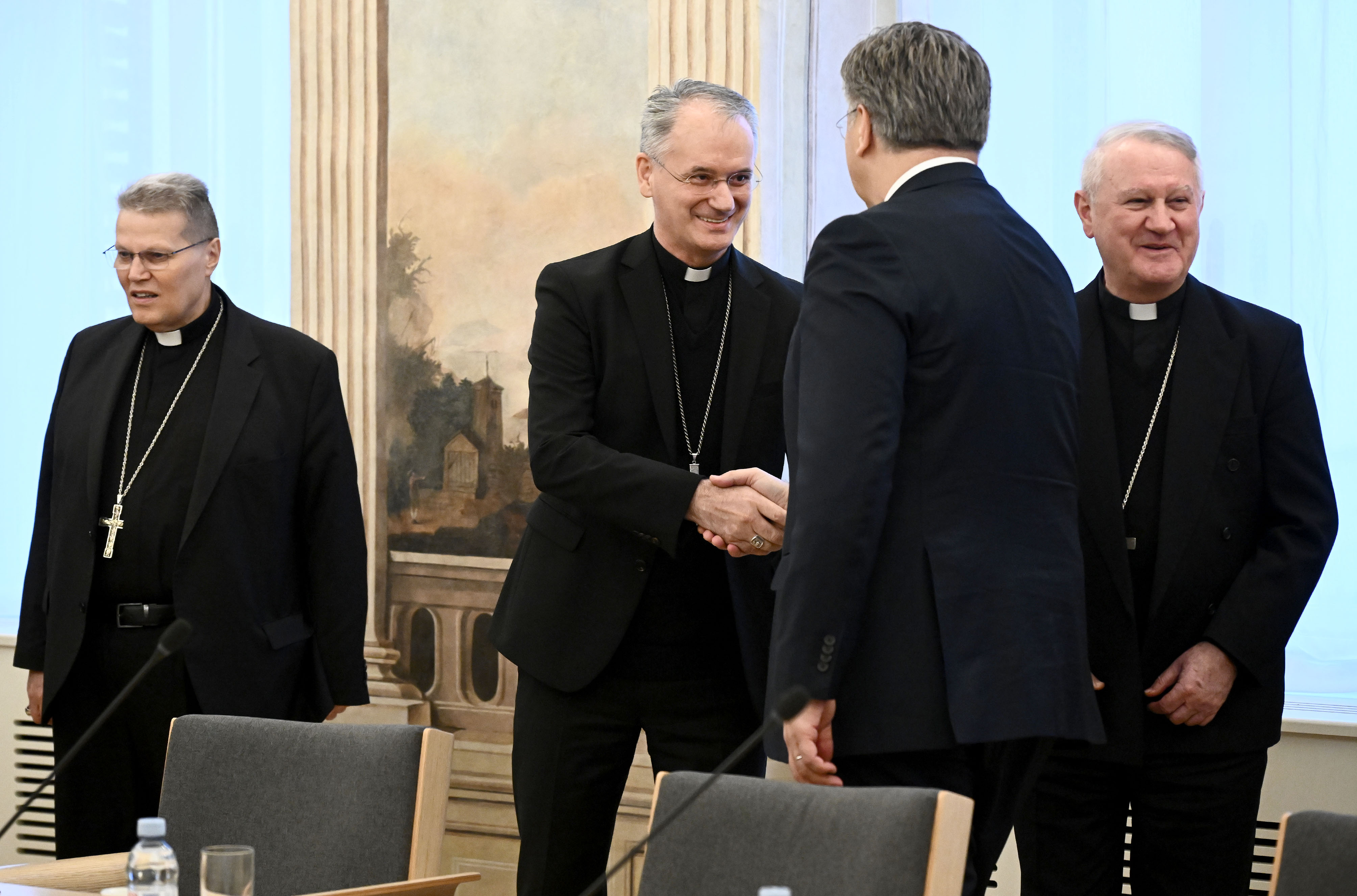 Zagreb: Andrej Plenković održao sastanak s članovima Stalnog vijeća Hrvatske biskupske konferencije