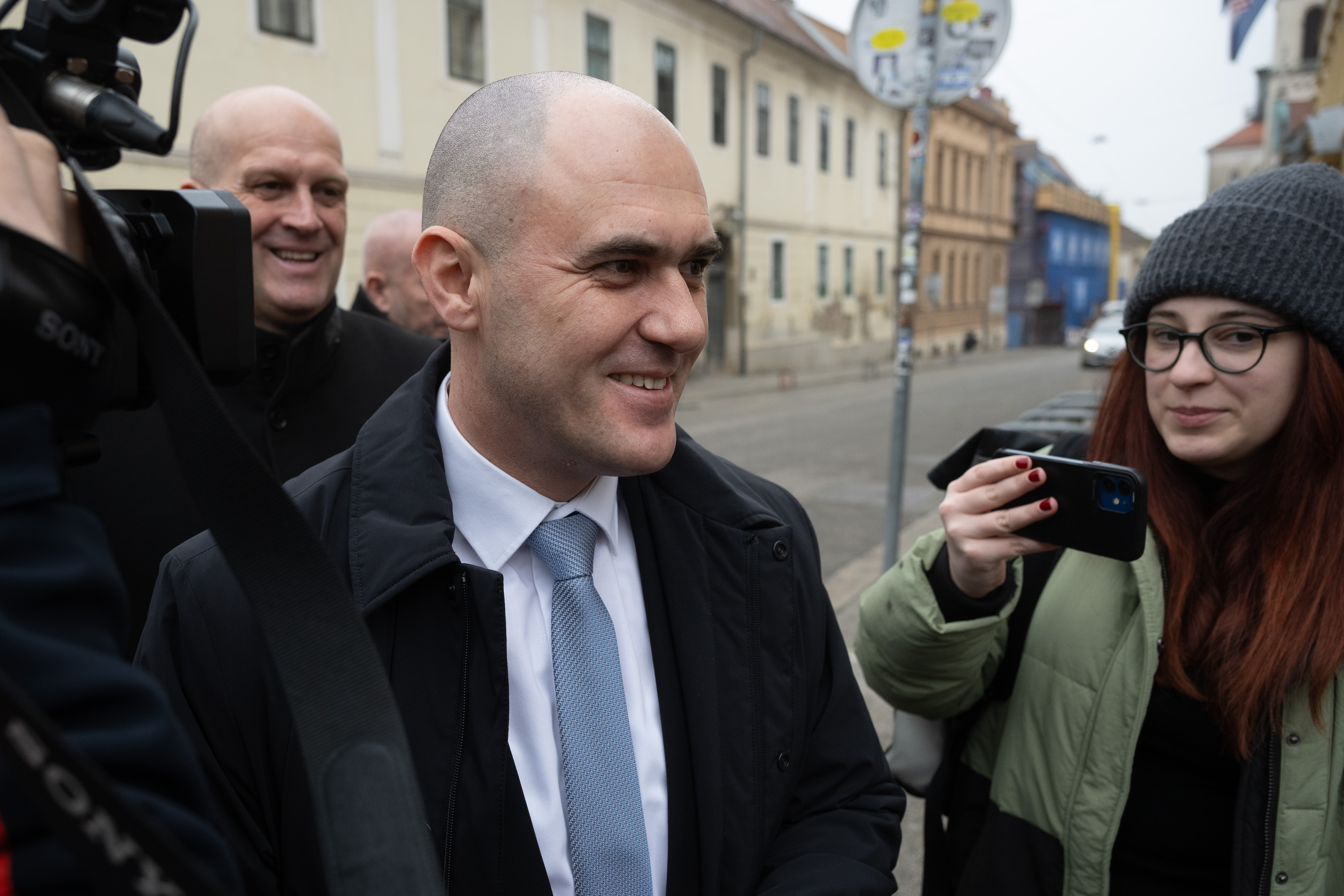 Zagreb: Dolazak članova parlamentarne većine na sastanak u Vladu