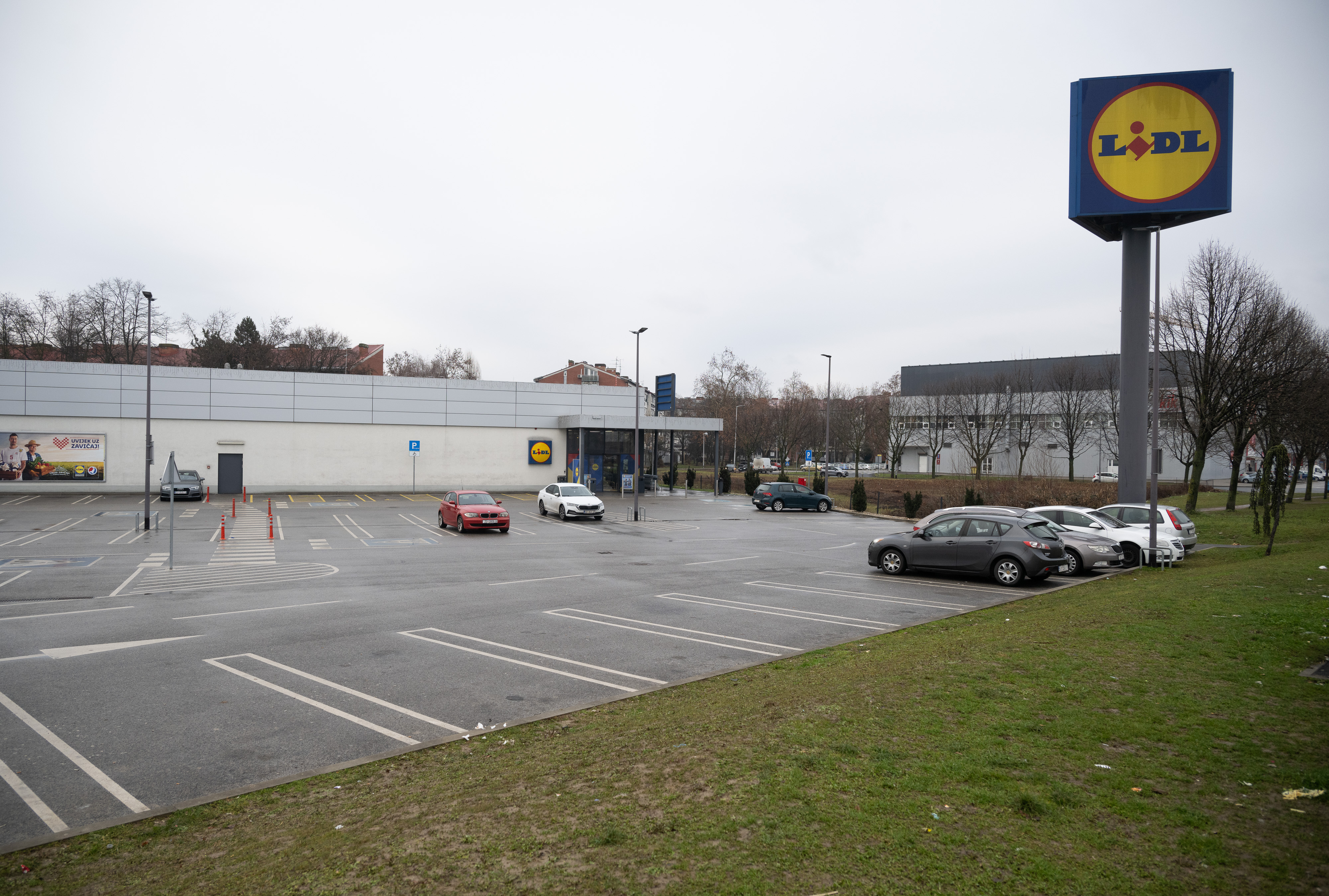 Zagreb: Parkirališta trgovačkih centara na dan bojkota trgovina