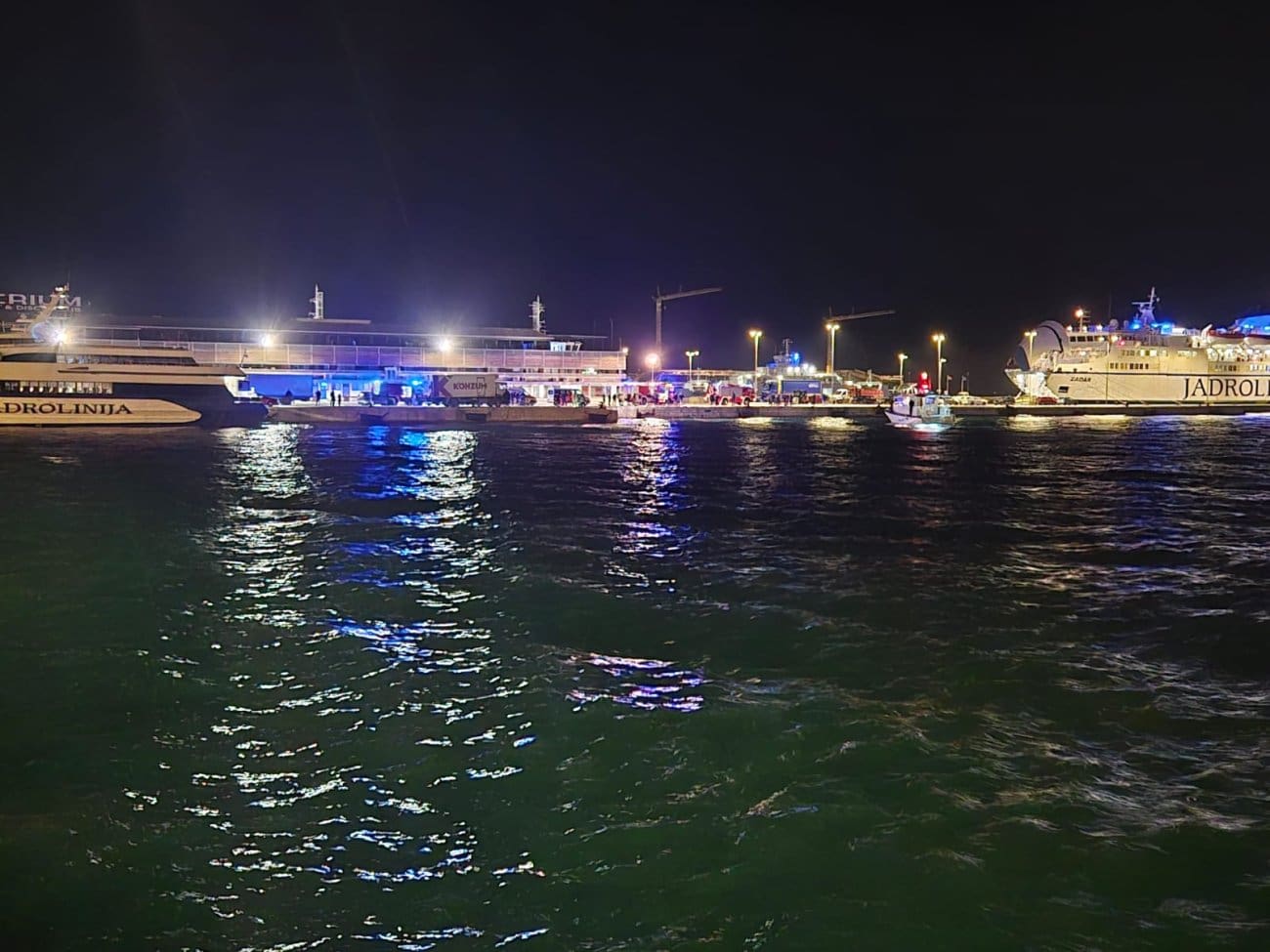 auto pao u more, split