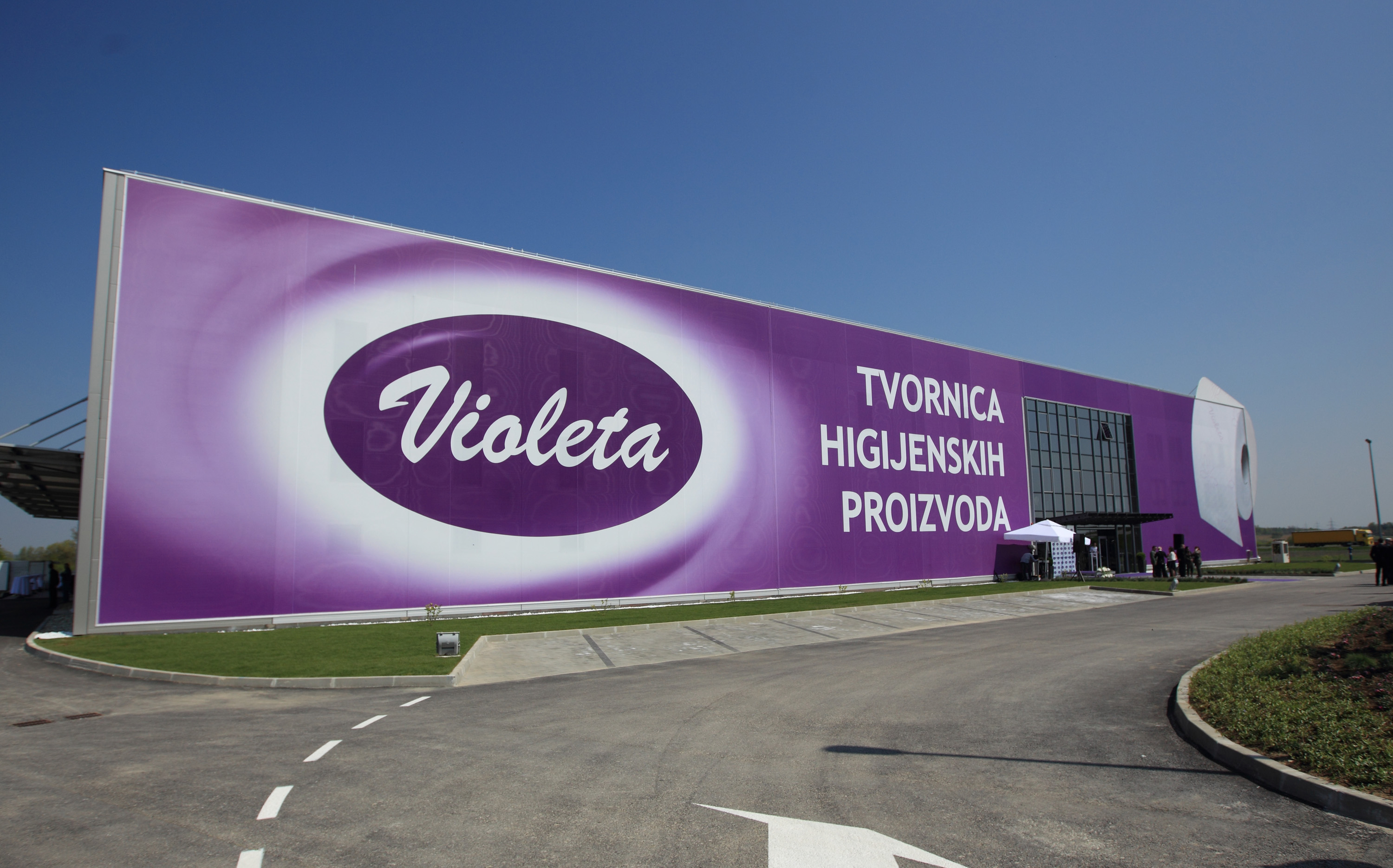 Sv. Helena: Predsjednik Josipovi? otvorio tvornicu higijenskih proizvoda Violeta