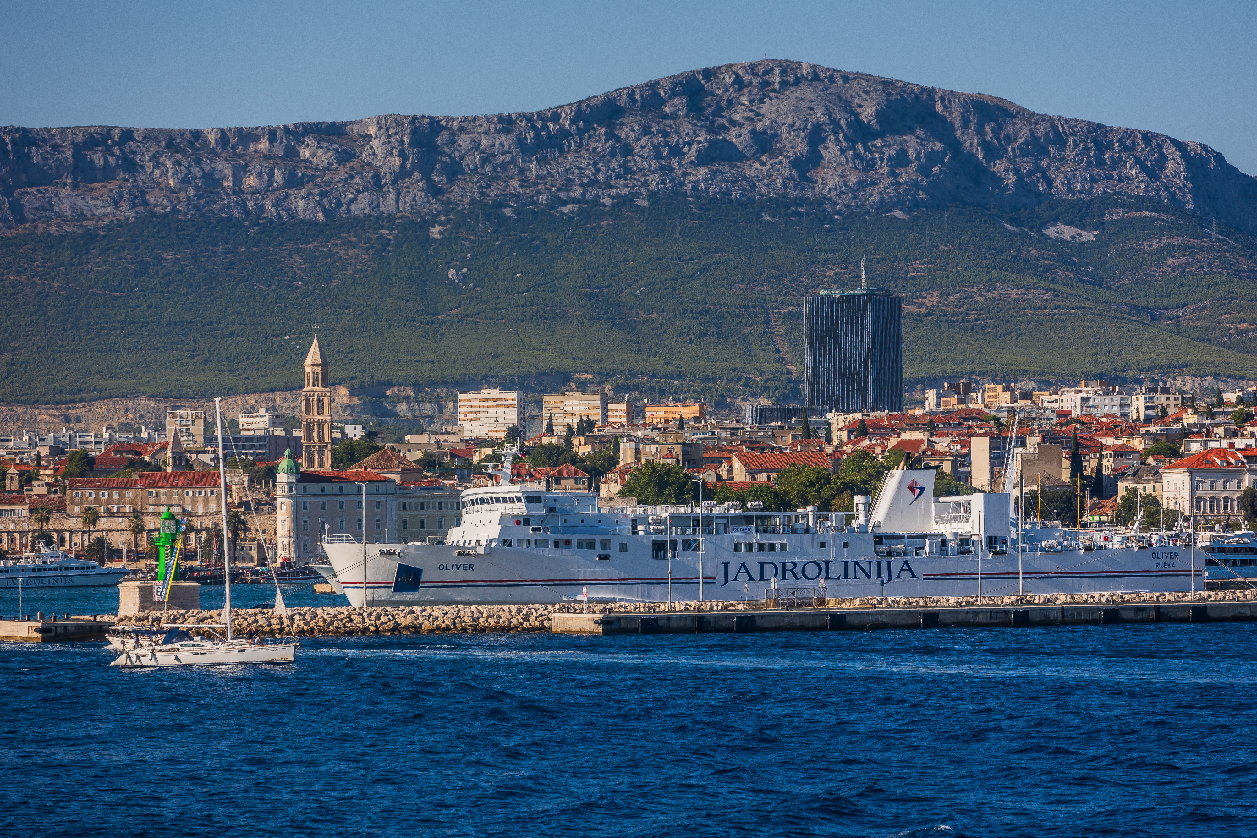 Split: Trajekt Oliver privezan u splitskoj luci