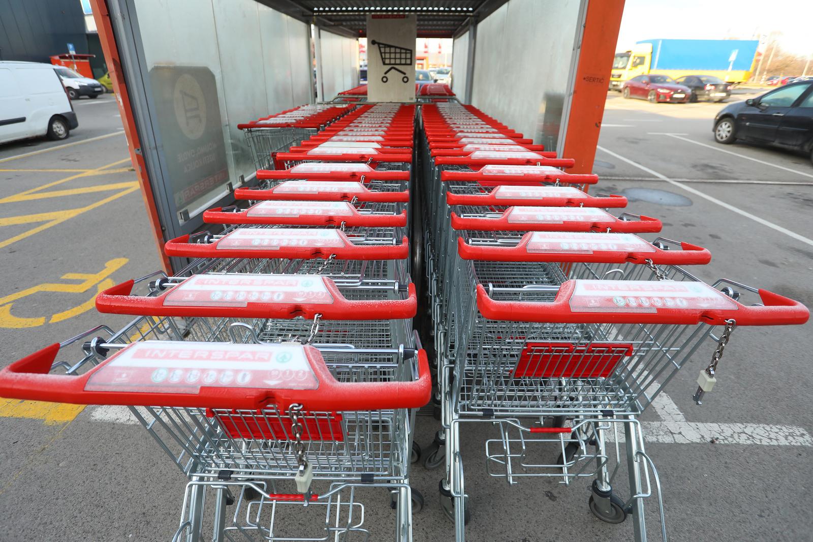 Karlovac: Po?eo veliki bojkot svih trgovina