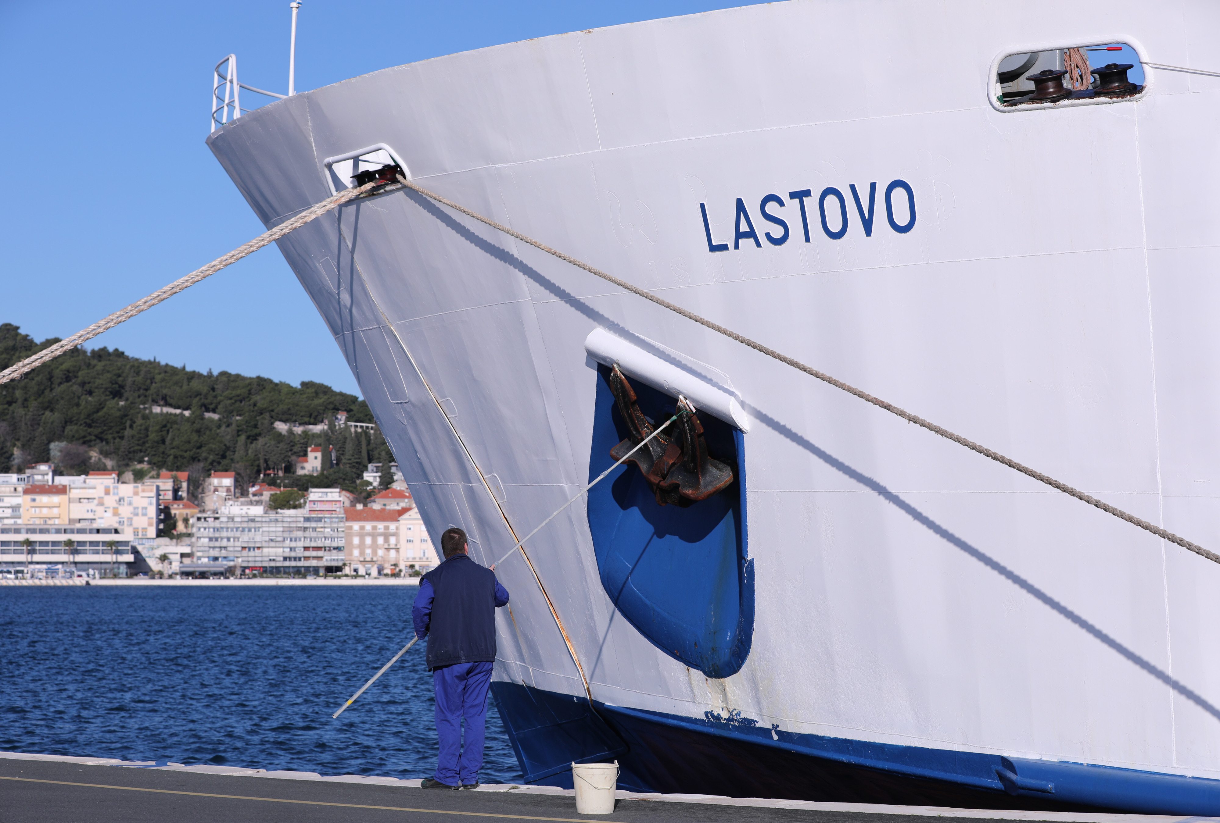 Split: Čišćenje broda Lastovo, starog više od 50 godina