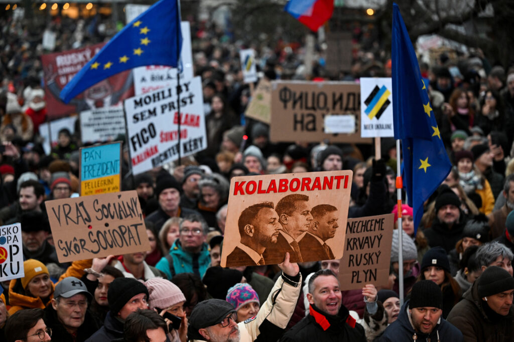 1738965791-2025-02-07T181031Z_1950128047_RC2RPCA817ST_RTRMADP_3_SLOVAKIA-PROTESTS-2-1024x683.jpg