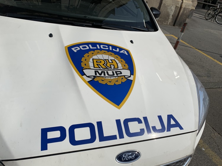 policija, policijski auto