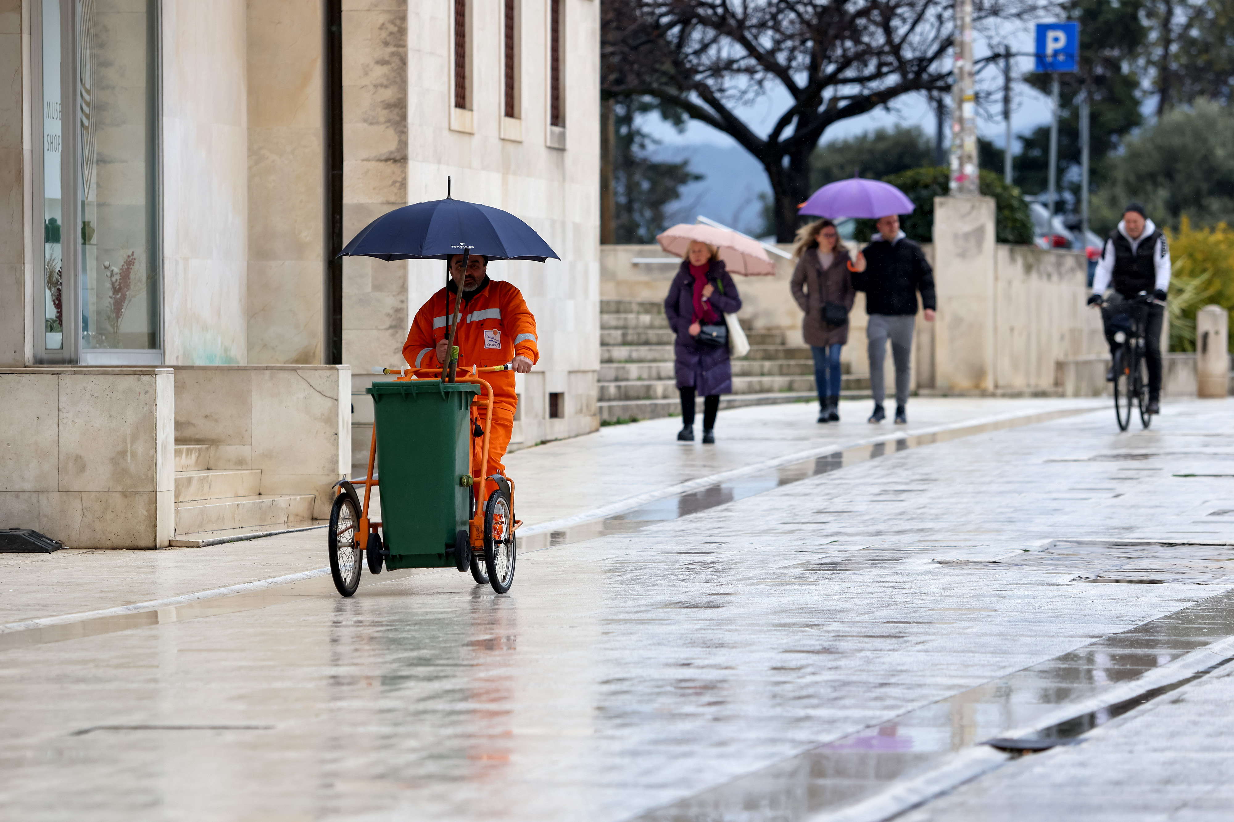 Zadar: Kišna subota u gradu