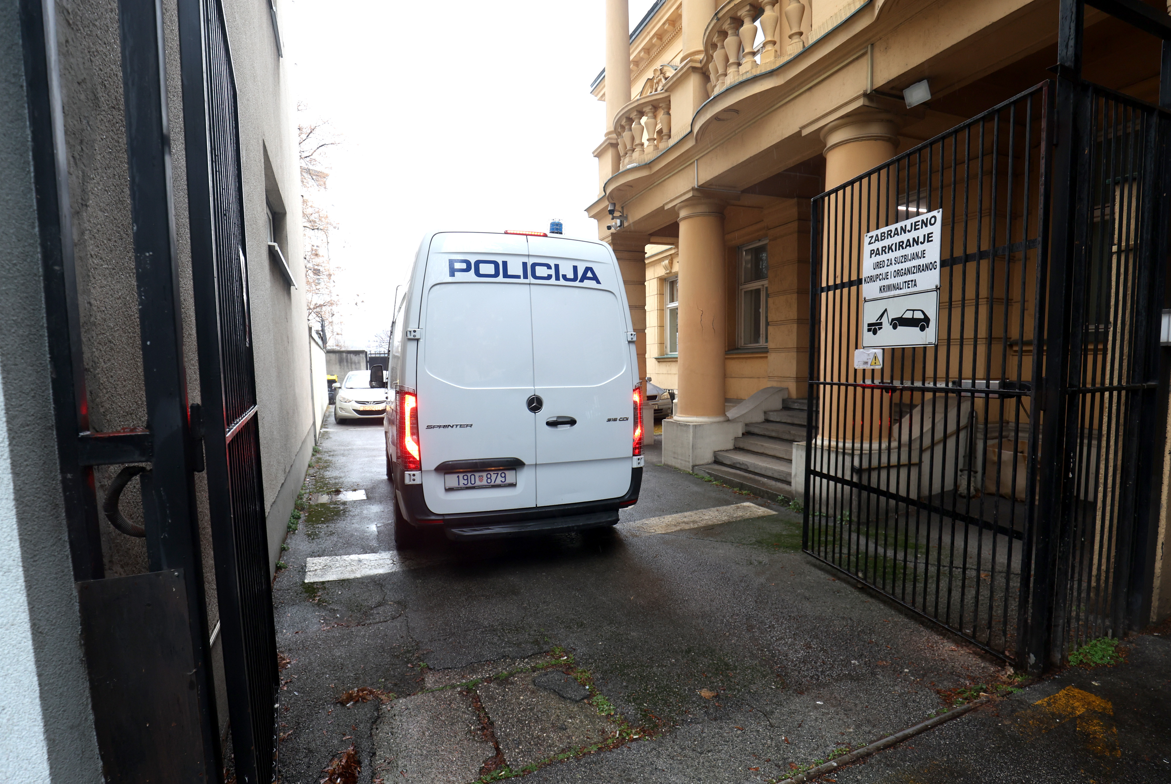 Zagreb: Krenulo ispitavnje 14 uhićenih u akciji USKOK-a