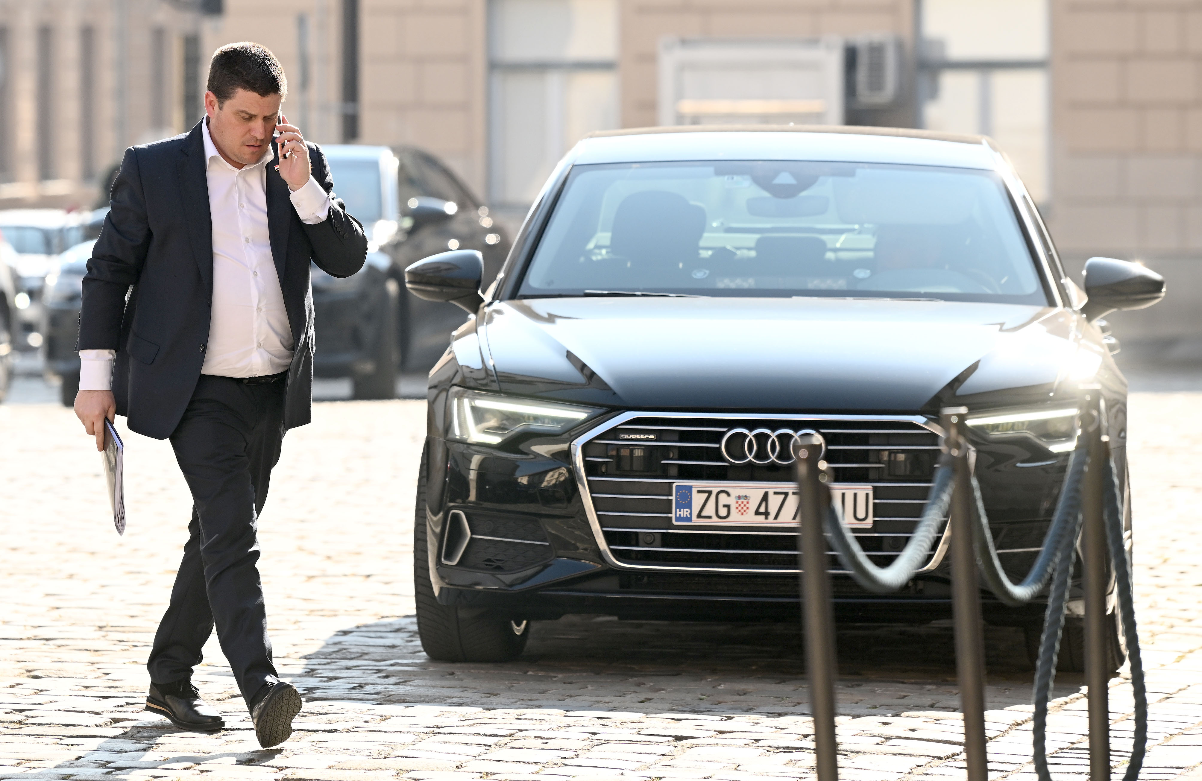 Zagreb: Dolazak članova parlamentarne većine na sastanak u Banske dvore