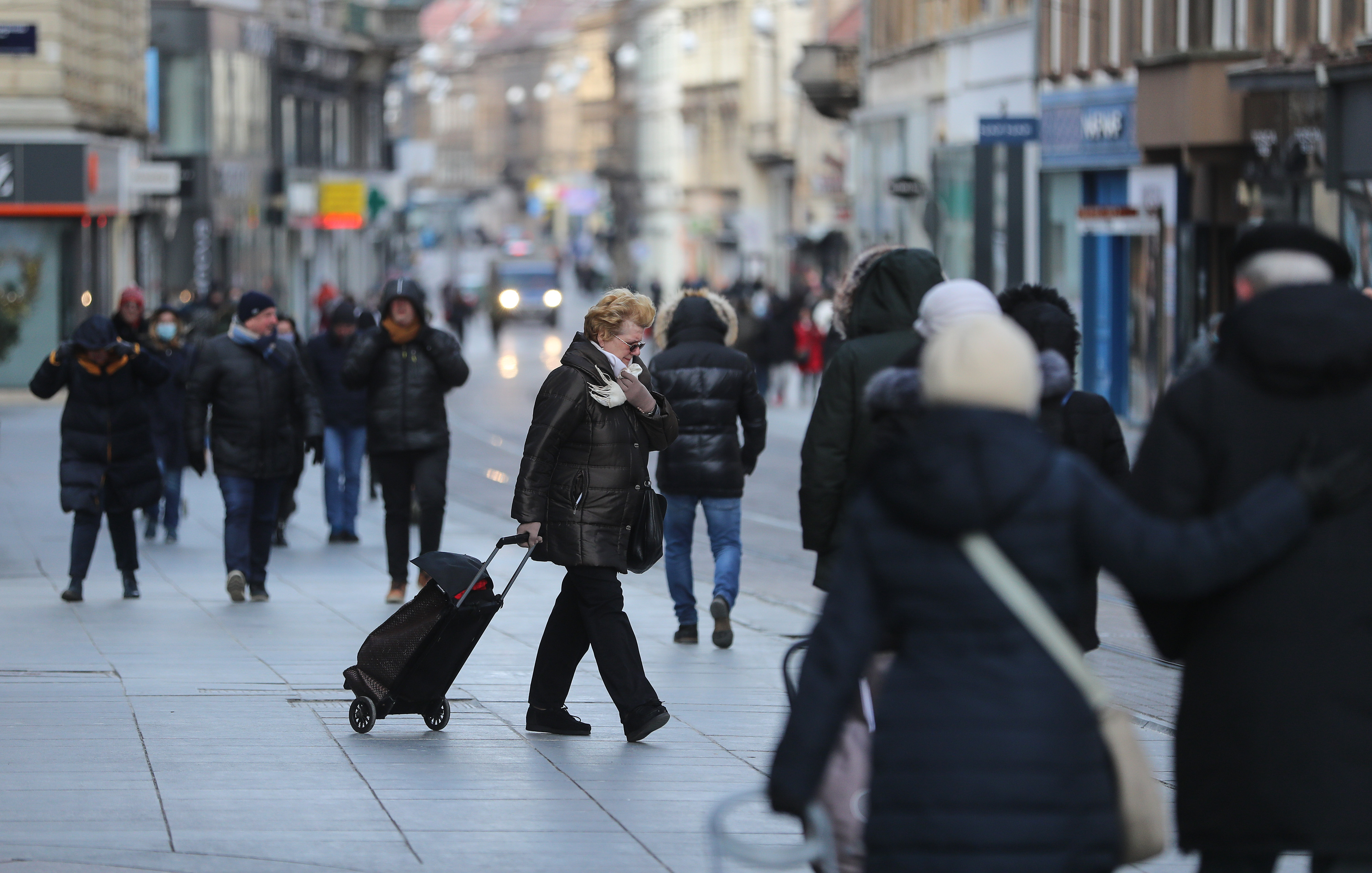 Zagreb: Kape, šalovi, rukavice i debele jakne obavezni su za izlazak van