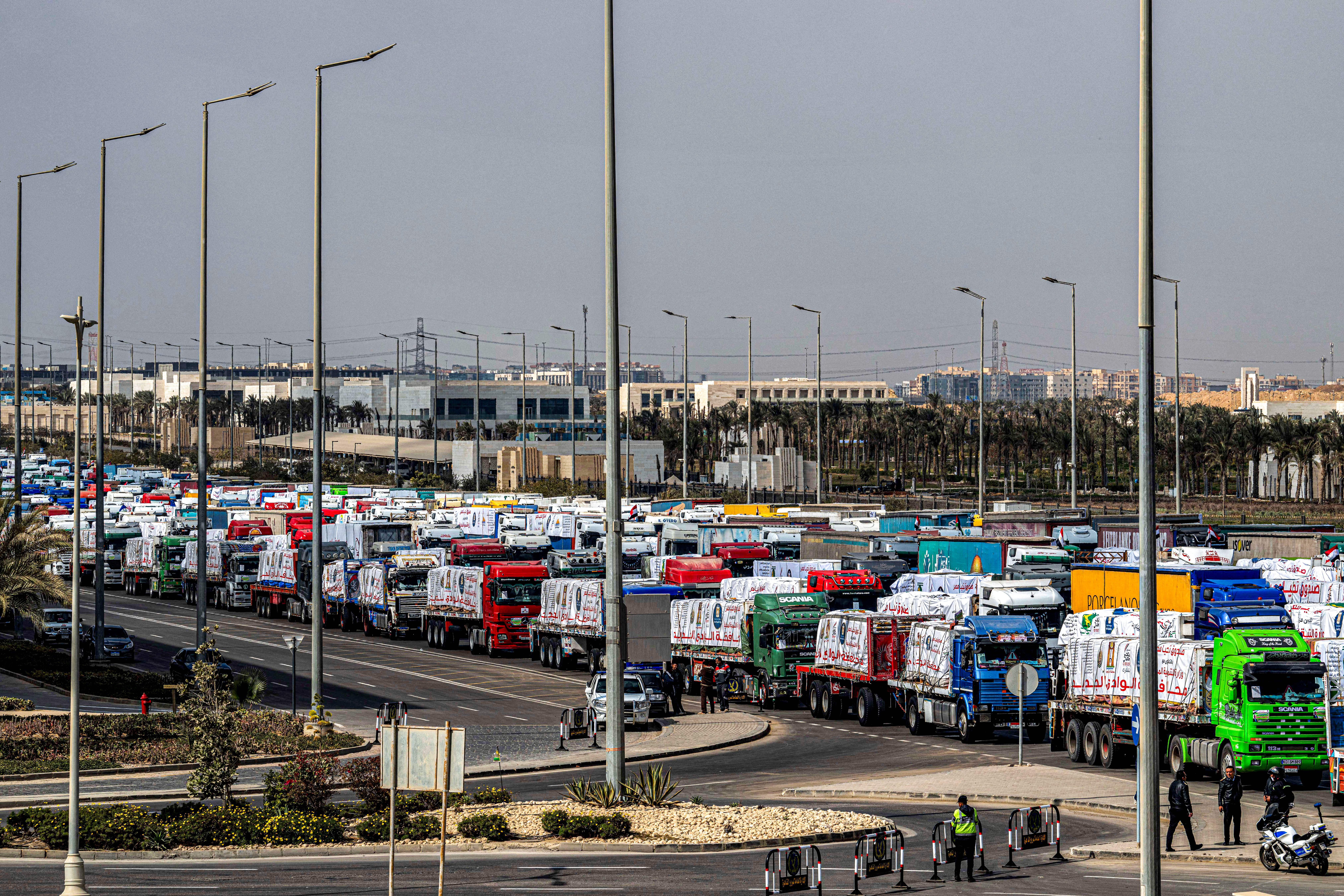 kamioni humanitarne pomoći an putu do gaze, kamioni, gaza, pojas gaze