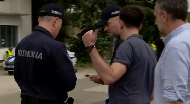 Napad pristaša SNS-a na ekipu N1 Srbije uoči Vučićevog skupa