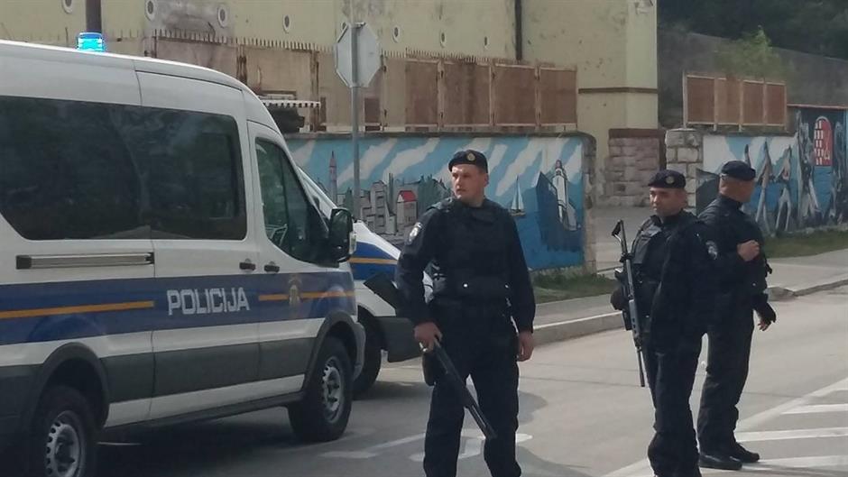 17499606101551821779393241303584977o