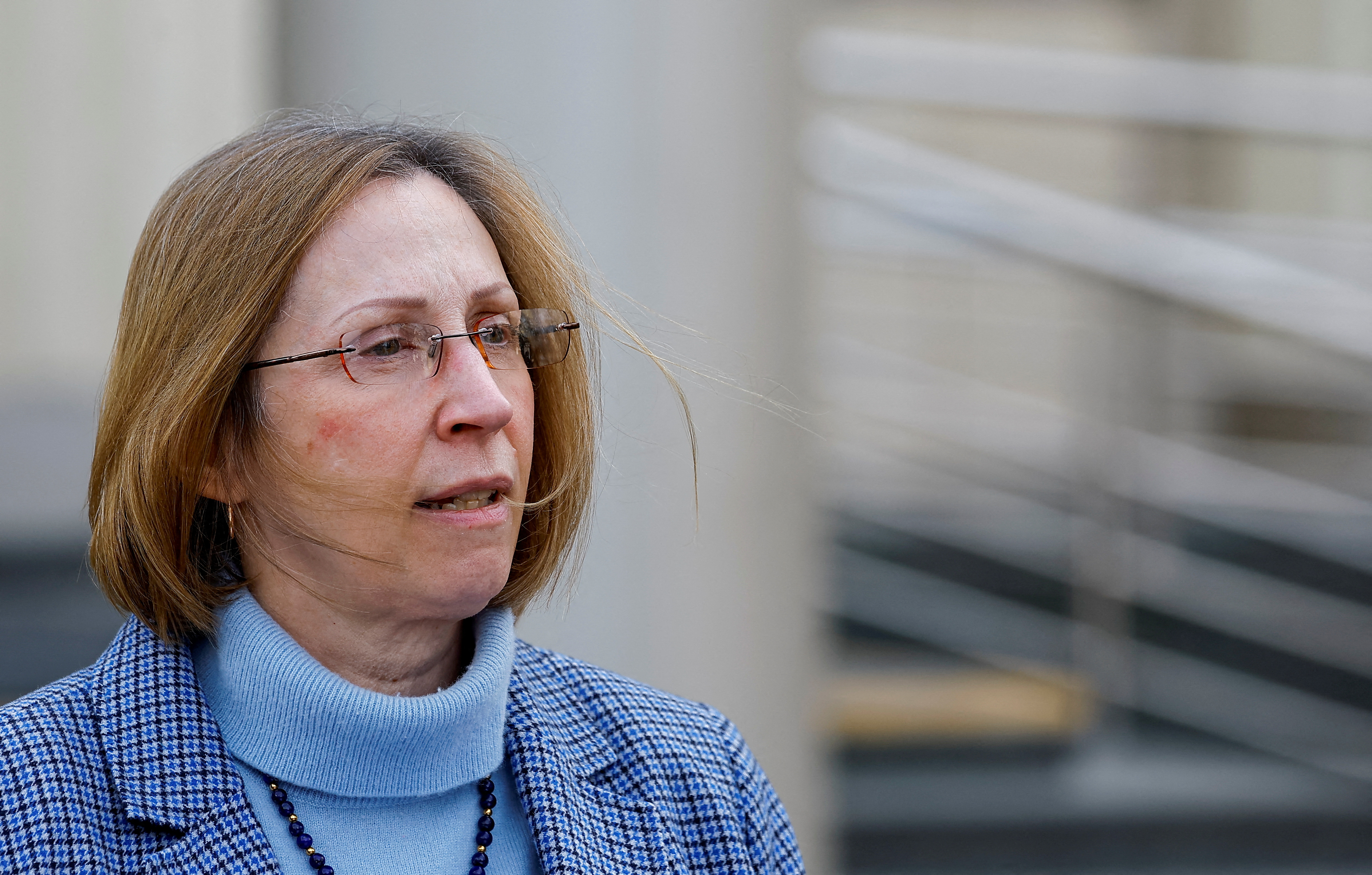 reuters, 27.6., lynne tracy