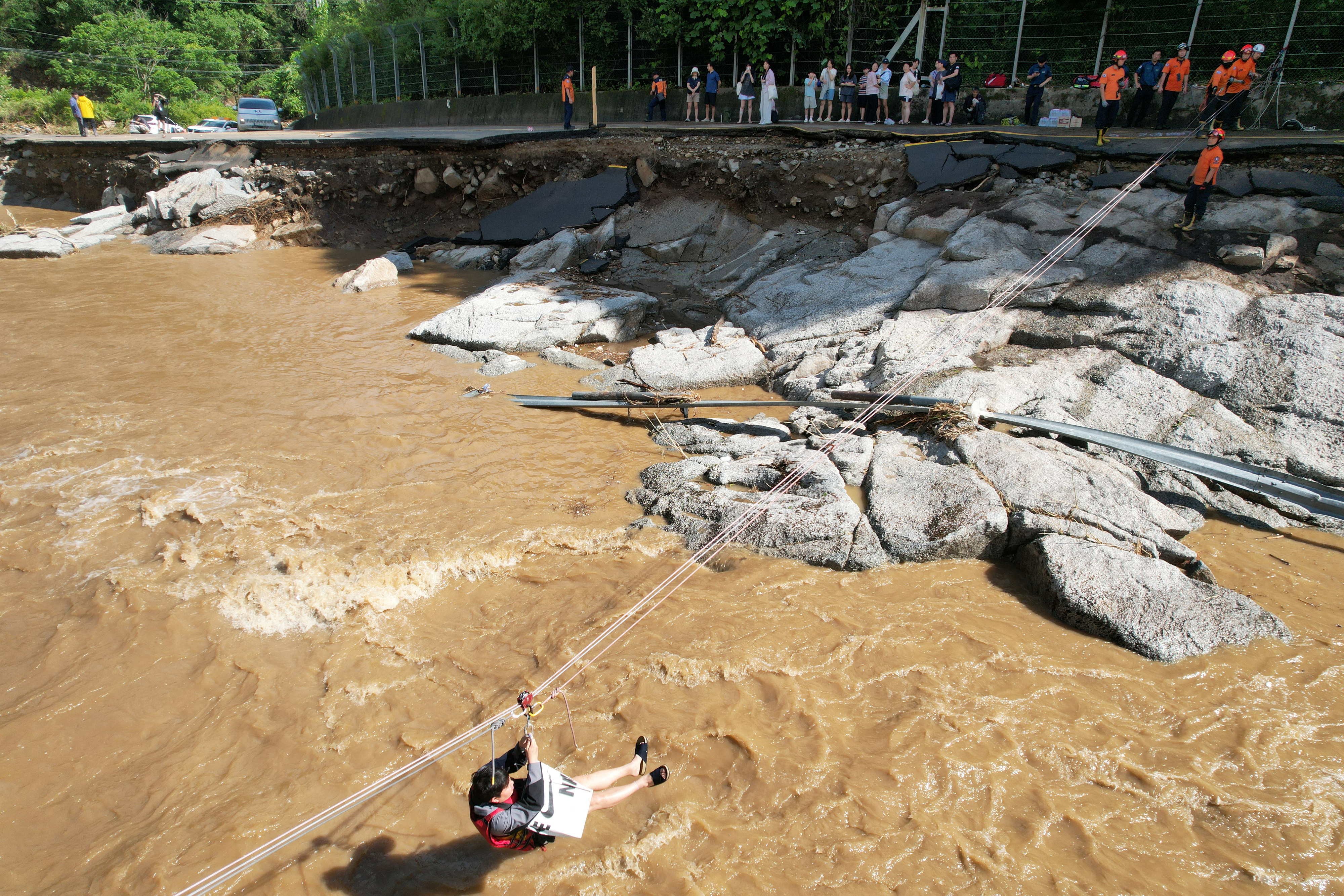 REUTERS 20.07.25._Južna Koreja poplave