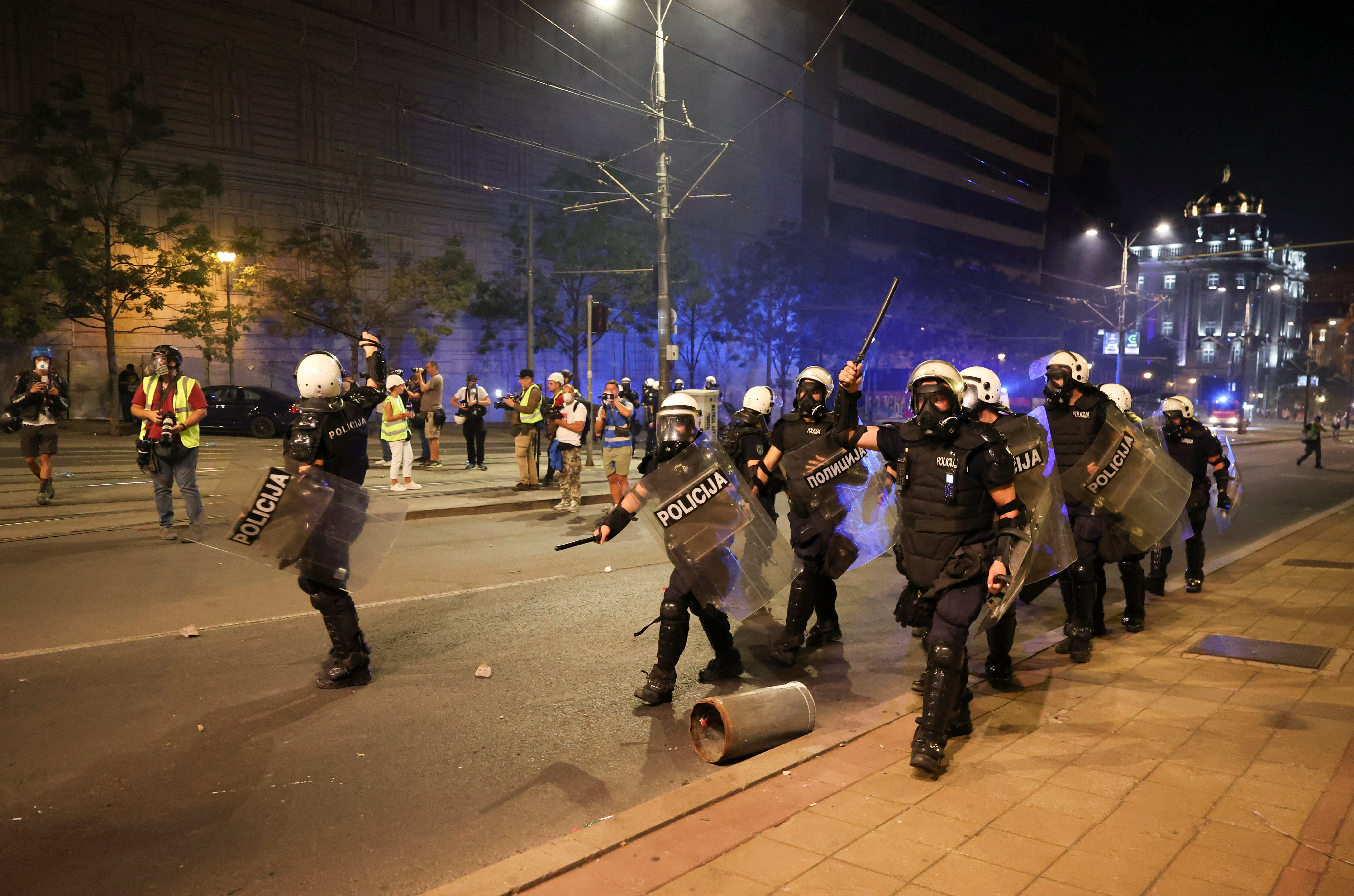 Beograd kao ratna zona, novi prosvjedi diljem Srbije: "Krenuli su napadi na naše obitelji"