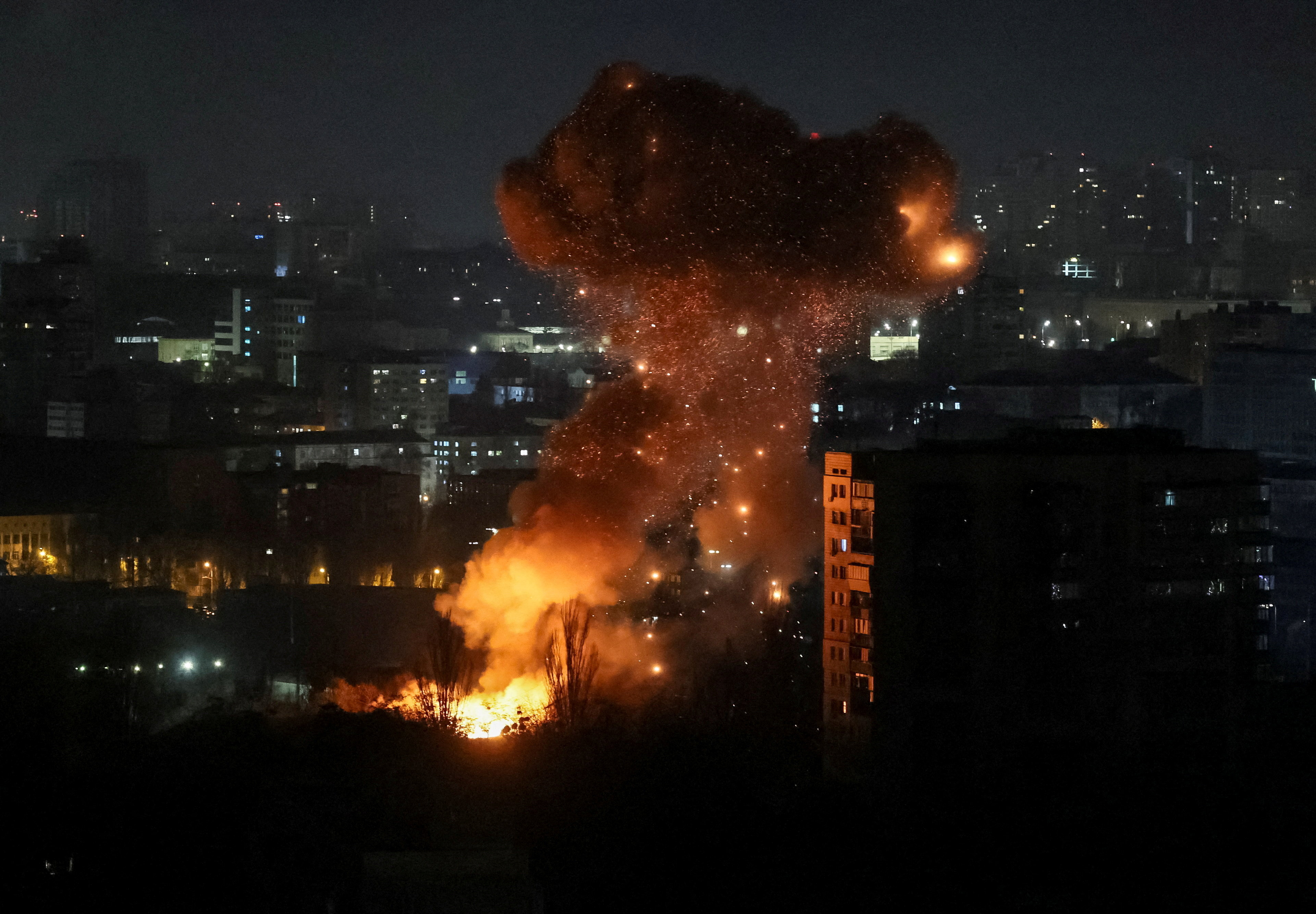 A drone explodes during a Russian missile and drone strike, amid Russia's attack on Ukraine, in Kyiv, Ukraine November 14, 2025.      TPX IMAGES OF THE DAY