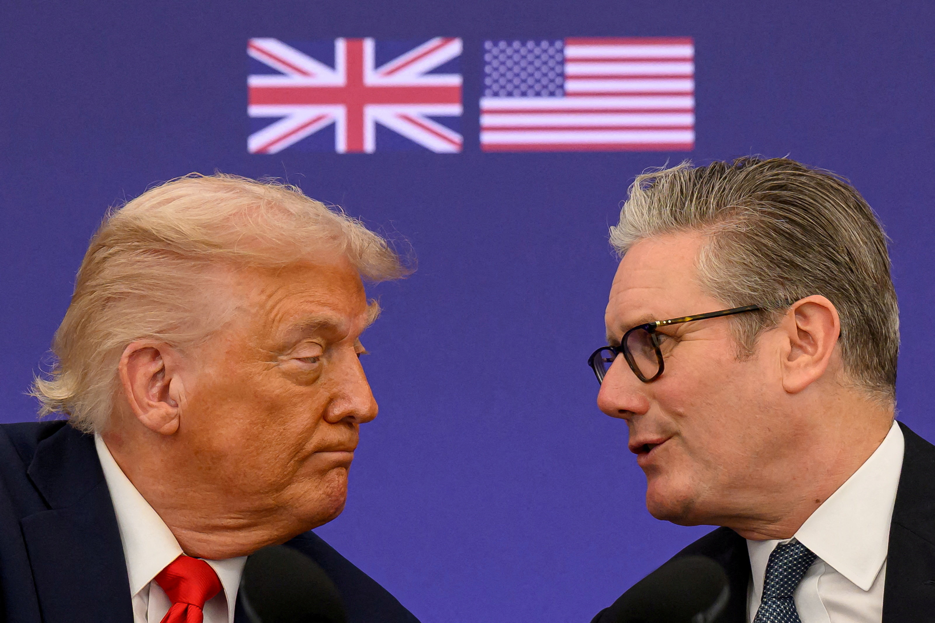 FILE PHOTO: U.S. President Donald Trump and British Prime Minister Keir Starmer announce an agreement between the two countries as they hold a press conference at Chequers at the conclusion of a state visit on September 18, 2025 in Aylesbury, Britain