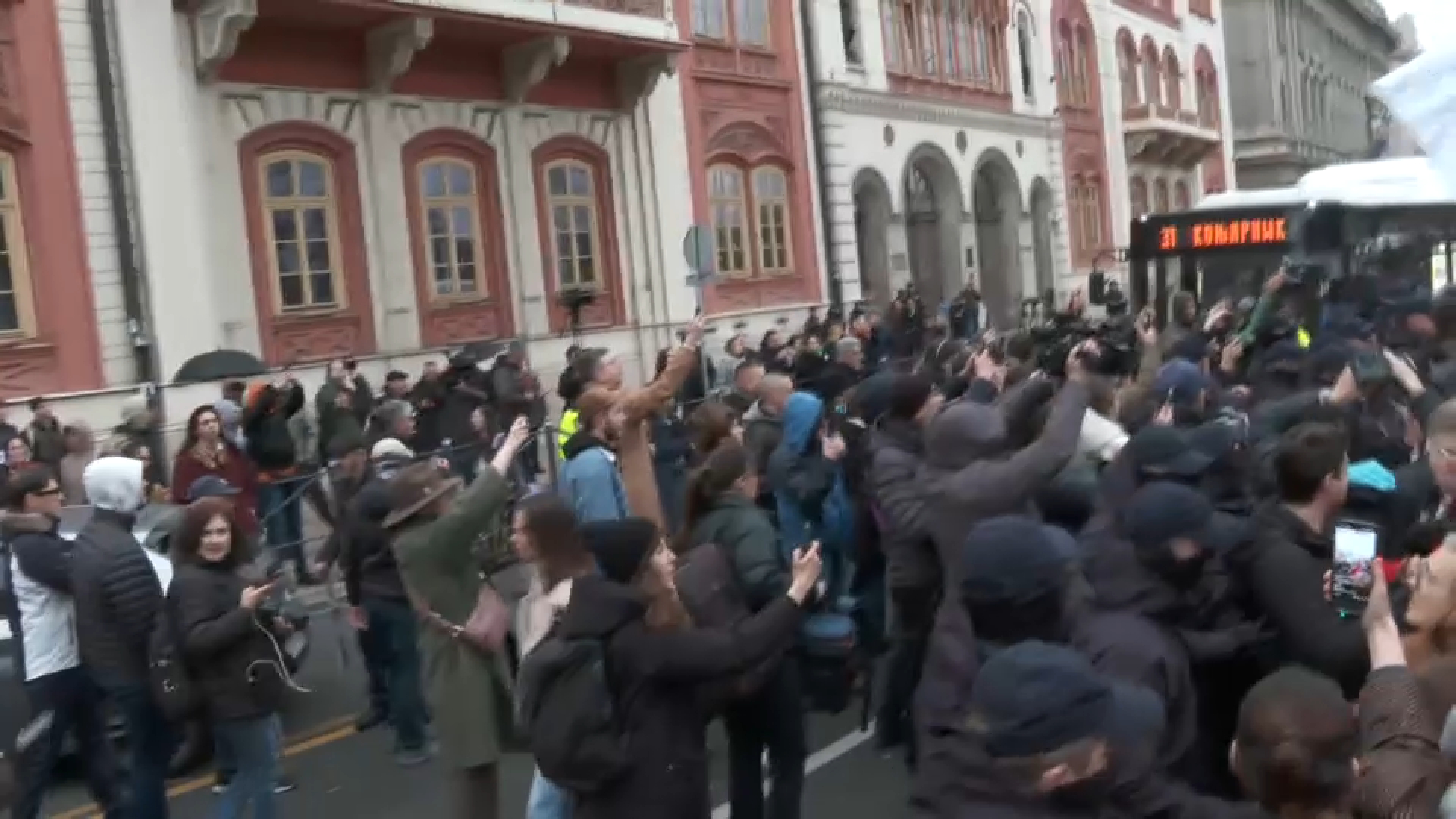 1774975765_rektorat_protest_tenzije_frka_policija_n1_2