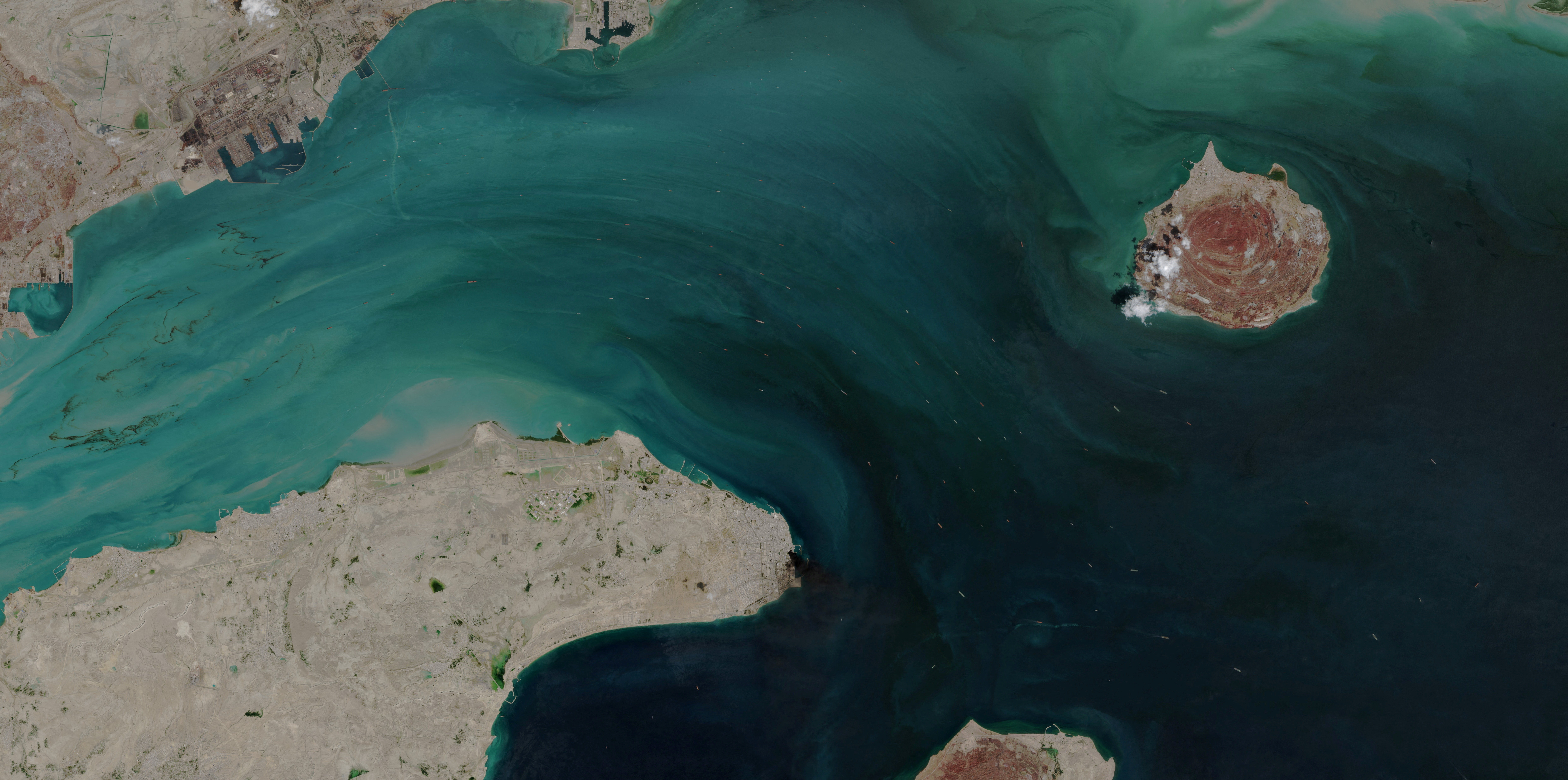 A satellite image shows the ship movement at the Strait of Hormuz on April 2, 2026, in Space. EUROPEAN UNION/COPERNICUS SENTINEL-2/Handout via REUTERS    THIS IMAGE HAS BEEN SUPPLIED BY A THIRD PARTY MANDATORY CREDIT.
