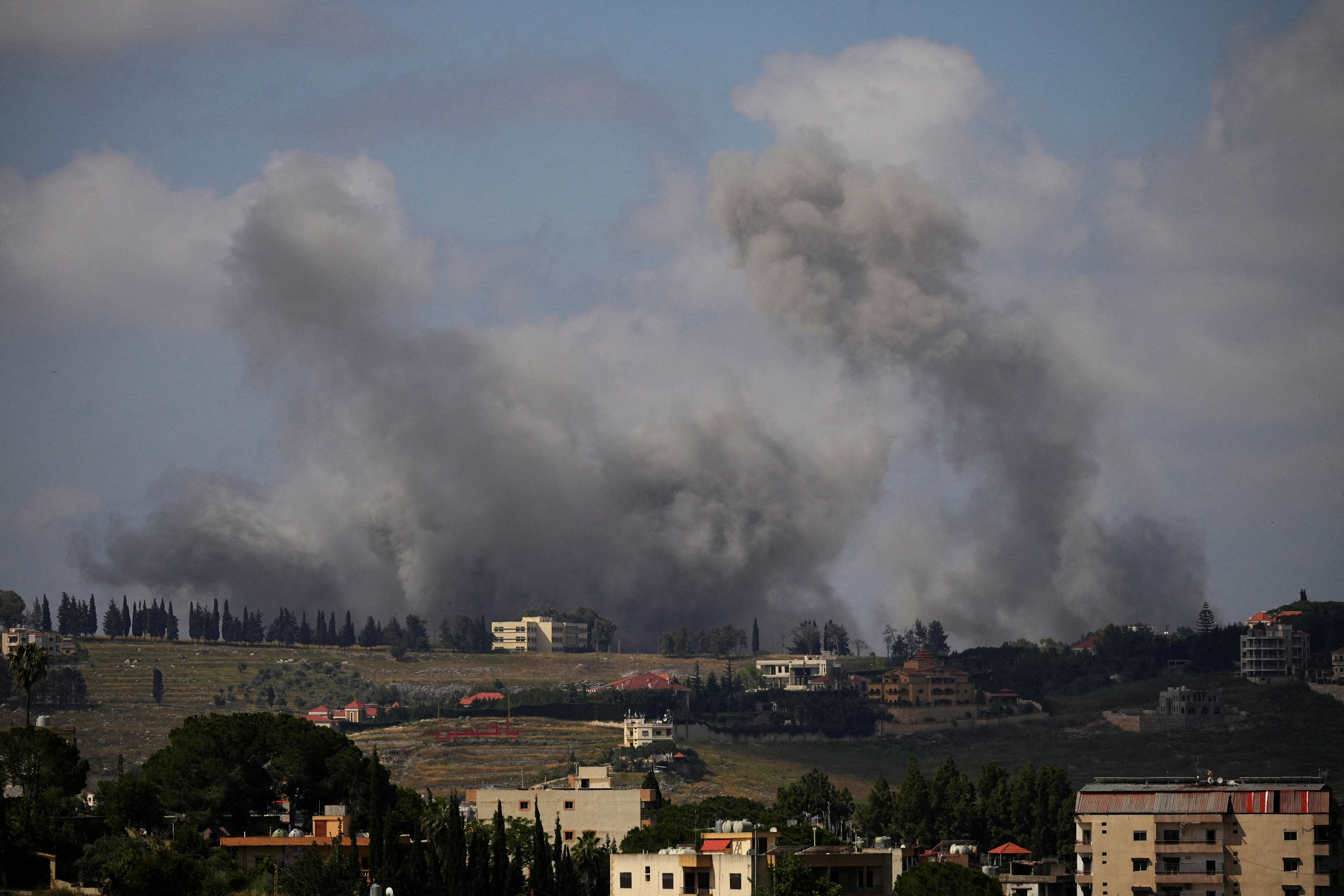 Smoke billows from southern Lebanon, following Israeli strikes, as seen from Nabatieh, Lebanon, May 30, 2026. REUTERS/ Stringer     TPX IMAGES OF THE DAY