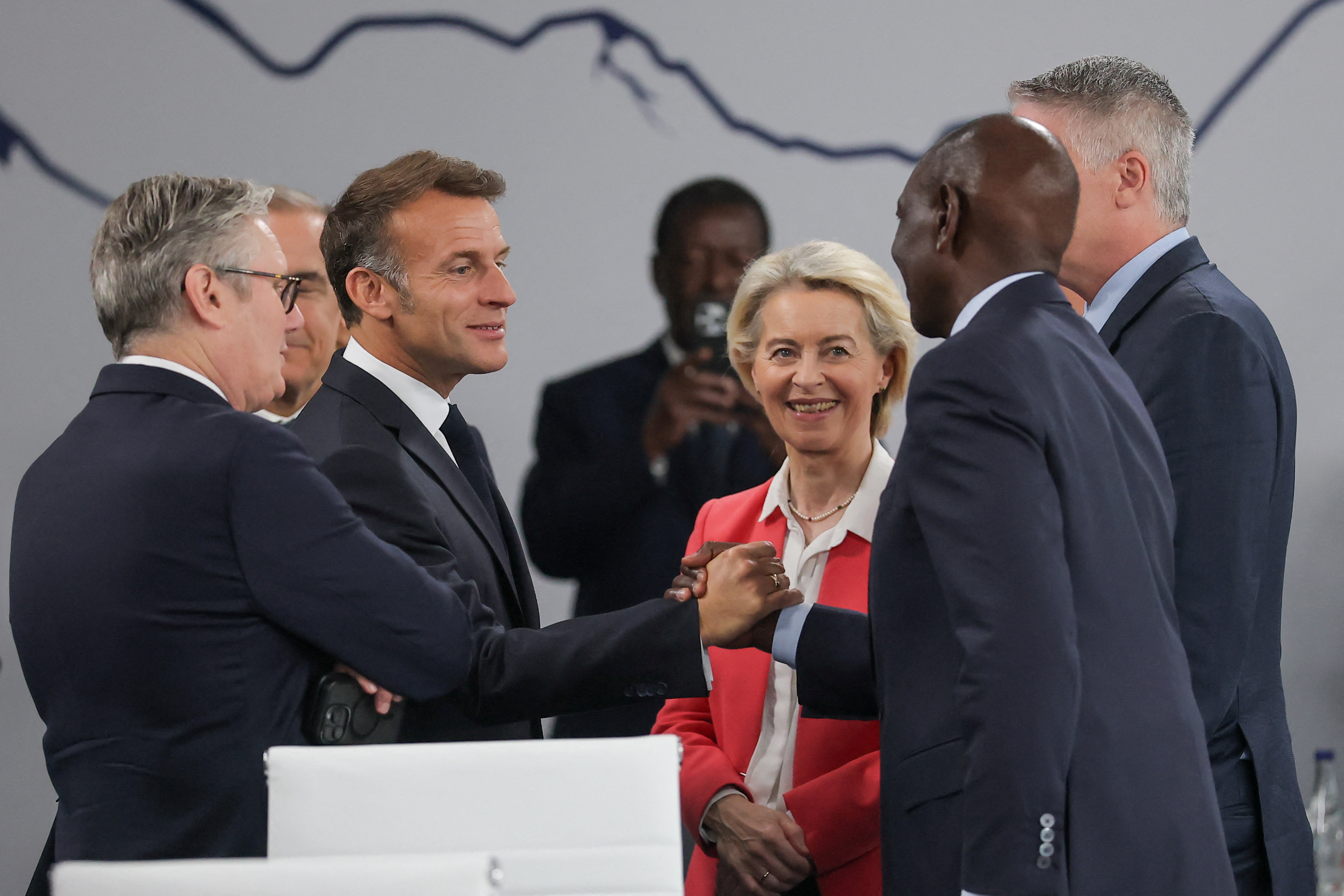 G7
