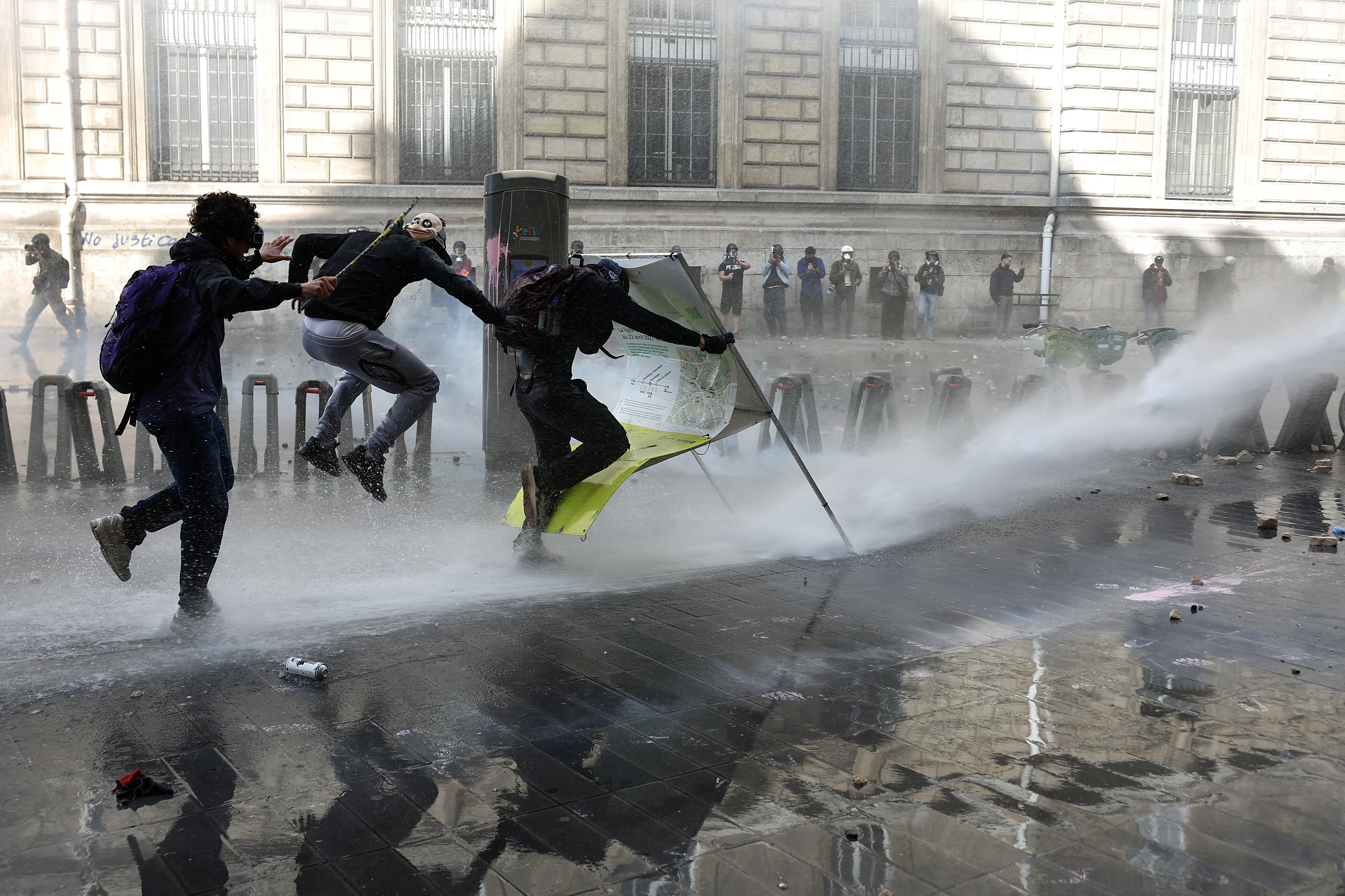 2026-10-17T134141Z_39840516_RC215OAIXNJJ_RTRMADP_3_FRANCE-PROTEST.JPG