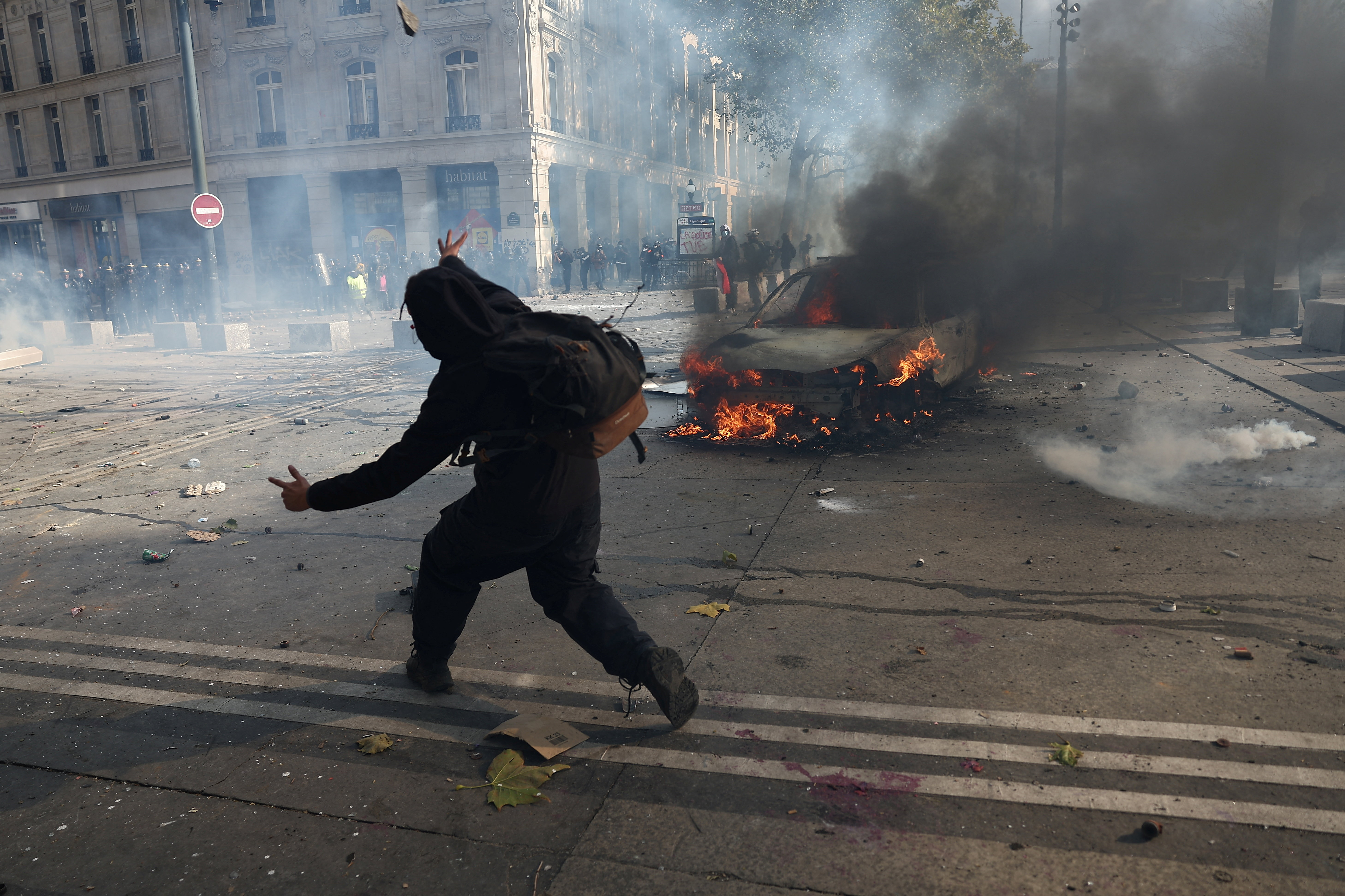 2026-10-17T134016Z_1831178294_RC215OANJ0O7_RTRMADP_3_FRANCE-PROTEST.JPG